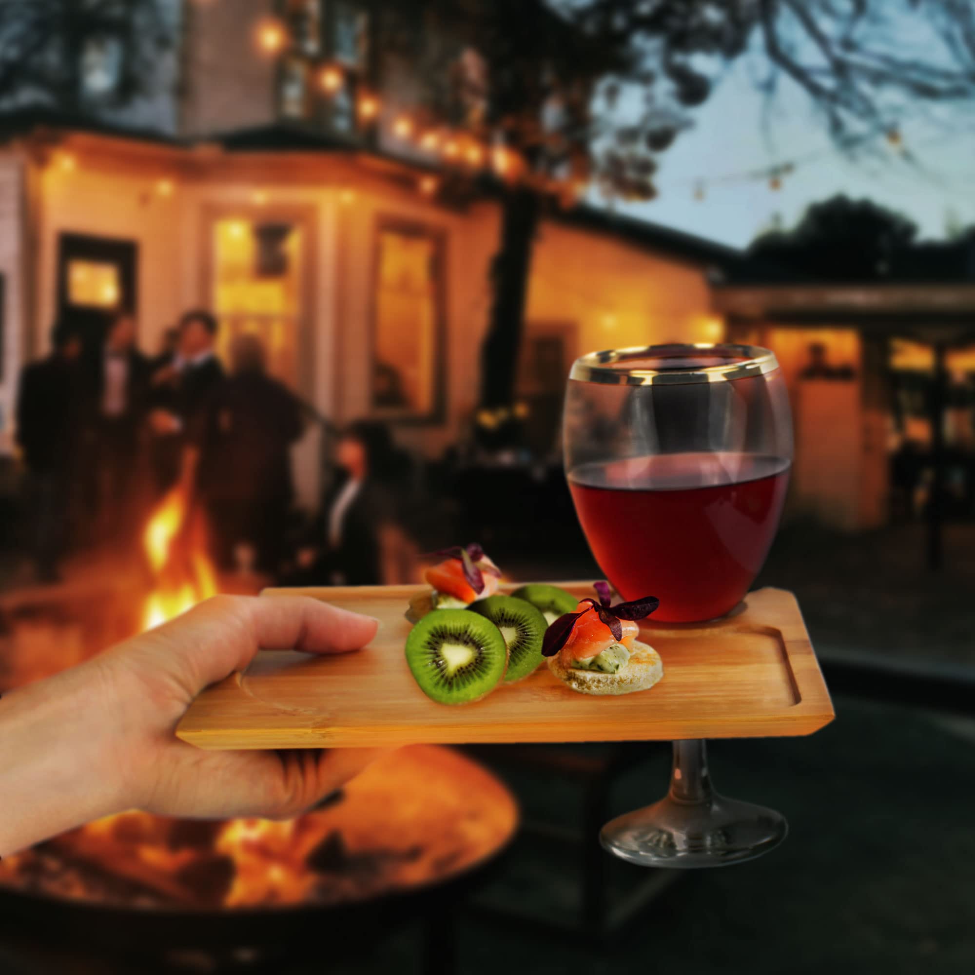 BambooMN Lot de 4 assiettes à apéritif en bambou de 17,8 x 15 cm avec support pour verre à vin