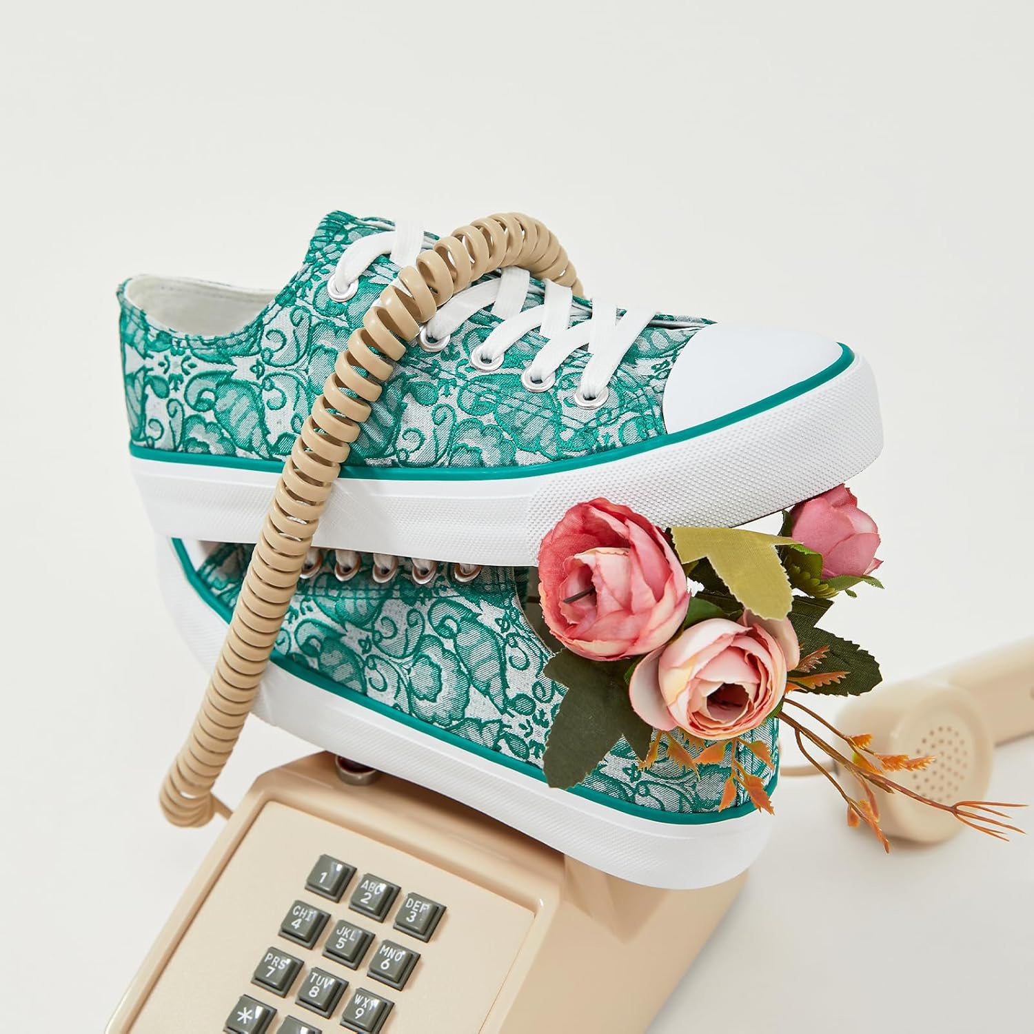 yageyan Womens White Tennis Shoes Low top Canvas Sneakers Women Fashion Shoes for Walking Casual Canvas Comfortable - Image 6