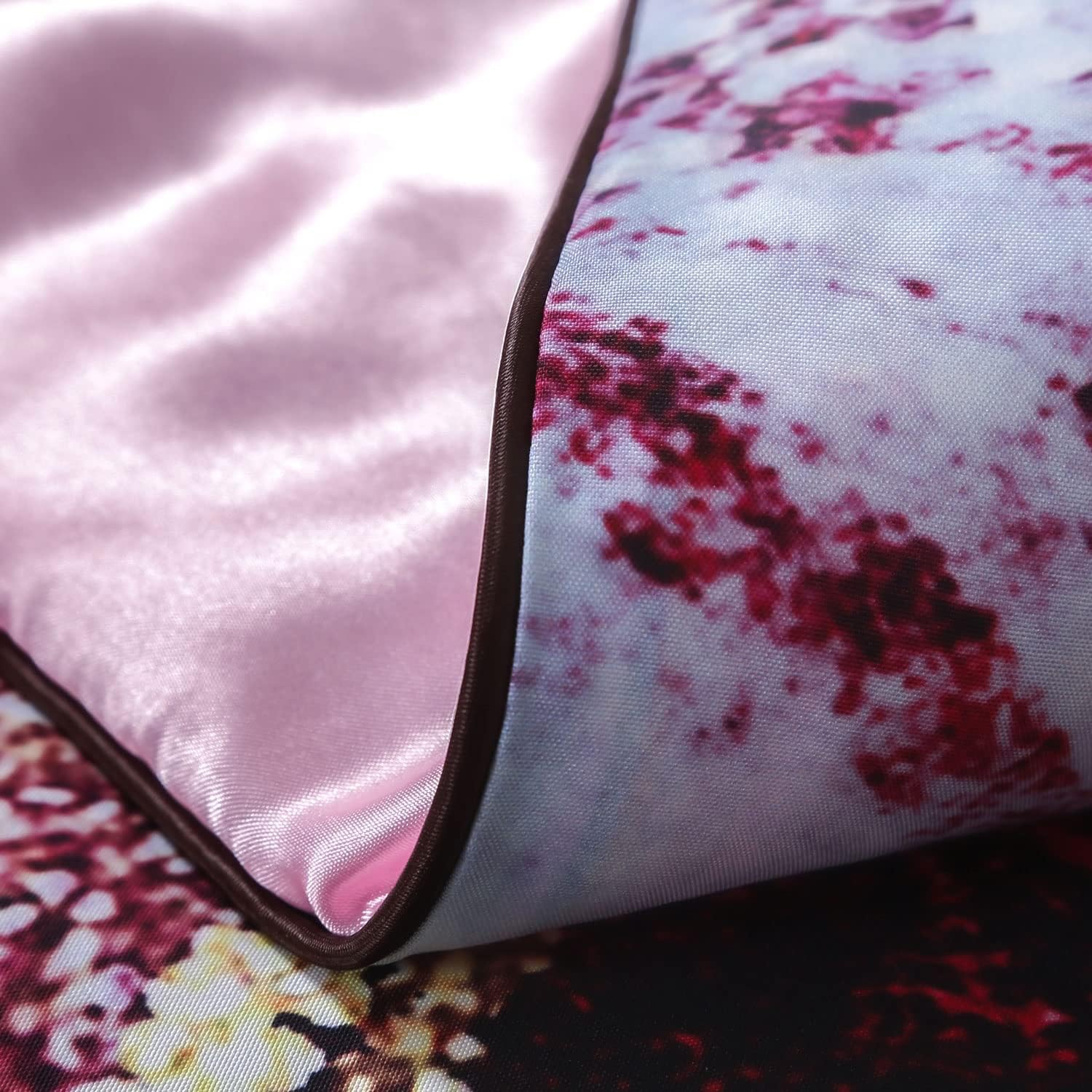 Marble Comforter Set red Queen Size，3 Pieces (1 Comforter + 2 Pillowcases) Volcanic Lava Watercolor Pattern Design, Ultra Soft silkly Microfiber Quilt for All Seasons (Queen, Red)