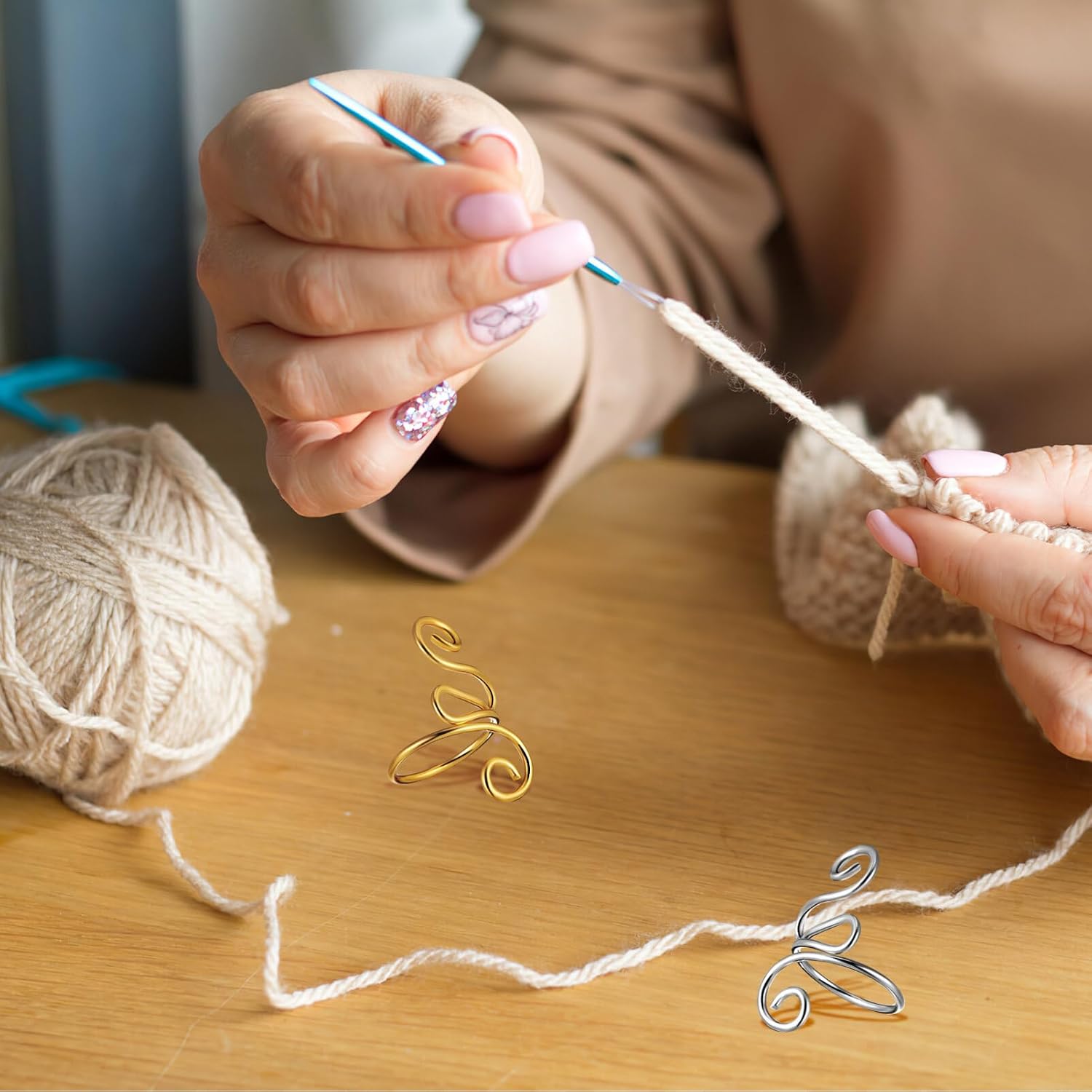 DIYEAH Adjustable Crochet Rings Set 2 Pcs Yarn Tension Finger Guide Loops for Knitting and Crocheting Accessories with Open Finger Design