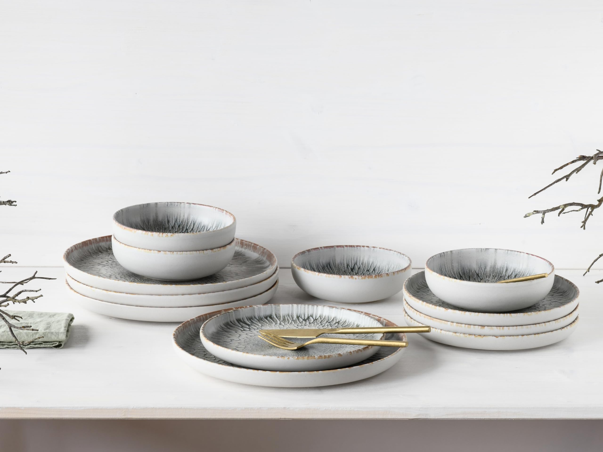 CreaTable, 21622, seria Uno Volcano, 12-częściowy zestaw naczyń, zestaw talerzy z kamionki, nadaje się do mycia w zmywarce i używania w kuchence mikrofalowej, wyprodukowano w Portugalii