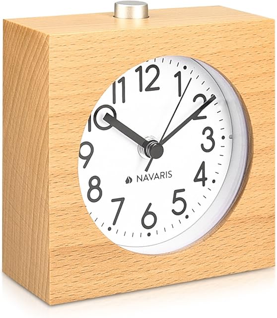 Navaris Analogue Wood Alarm Clock - Retro Table Clock with Square Design Snooze Function and Clock Face Alarm Light - Natural Wood in Light Brown