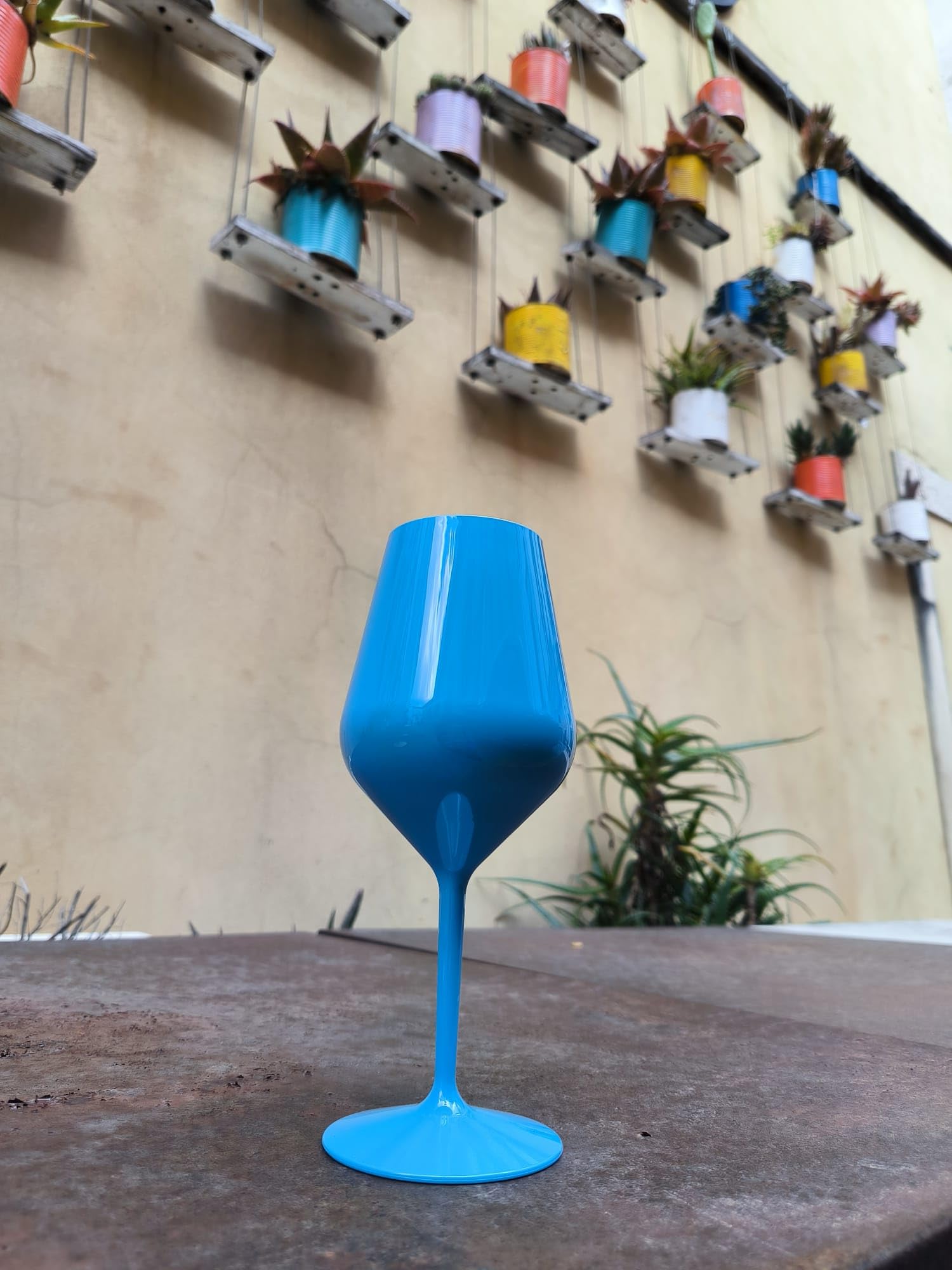 R.G. Service Set 8 o 10 Calici infrangibili colorati - Bicchieri per cocktail e Vino da Barca, Giardino, Piscina, Terrazzo - Calici colorati - Set bicchieri in Plastica perfetta idea regalo per amici.