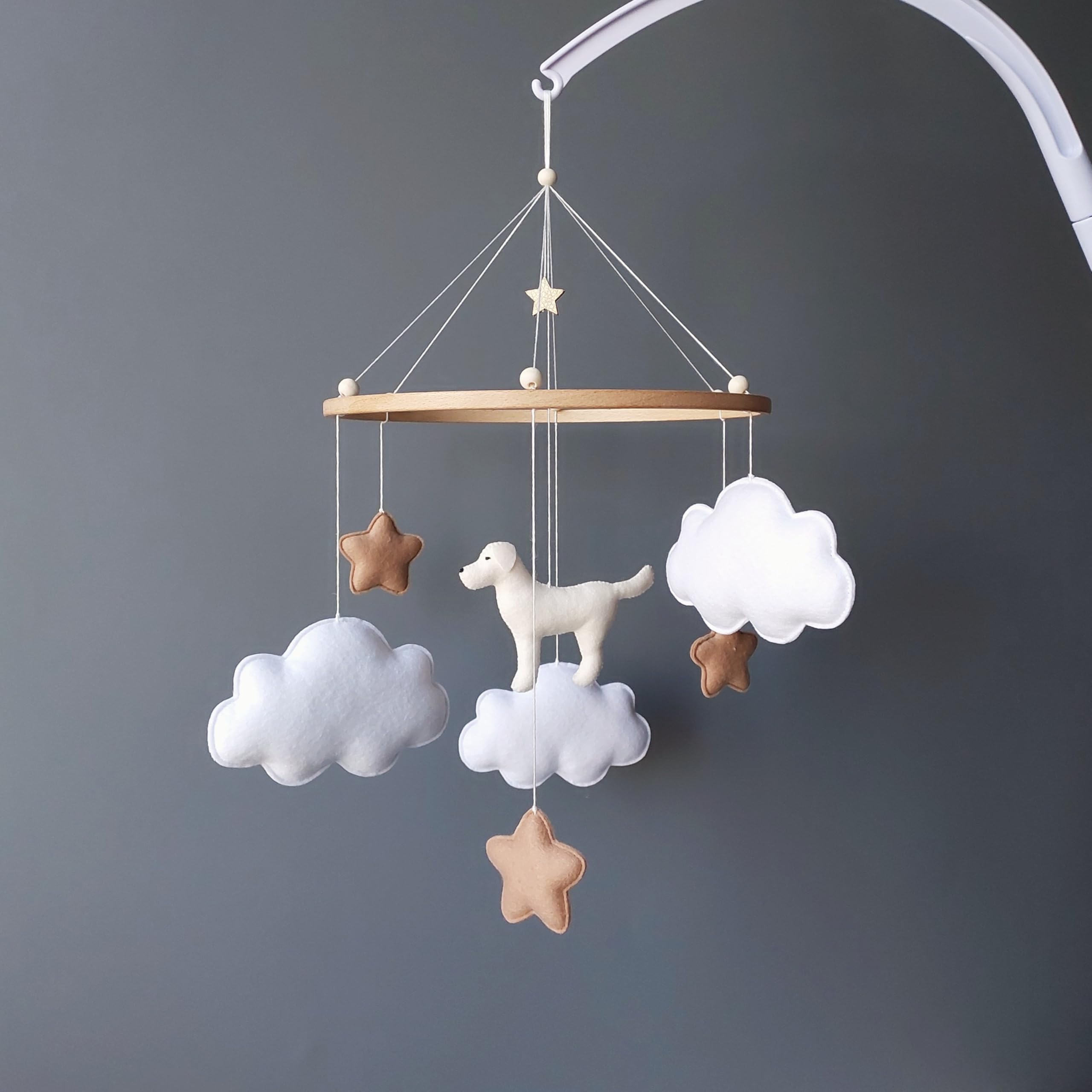 Baby-Mobile mit Hund – Wolken & Sterne Baby Mobile für das Kinderzimmer | Filz Mobile für Jungen & Mädchen | Geschenk für Hundemama | Neutrale Babyzimmer-Deko