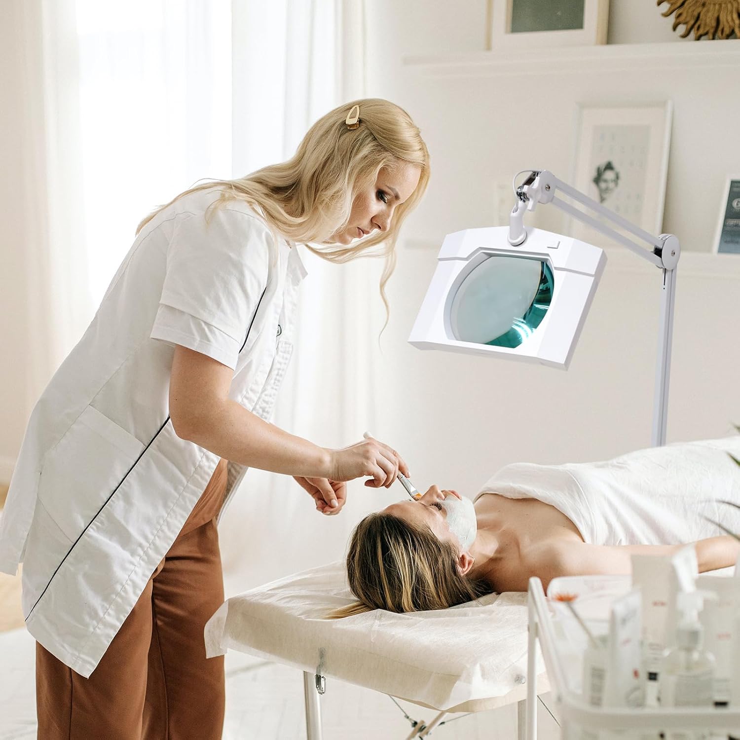 Base Floor Stand Five Legged Pulley, Adapted to LED Desk Lamps and Magnifier Lamps, Suitable for Work, Beauty and Nail Art, Repair, and Artistic Creation(White)