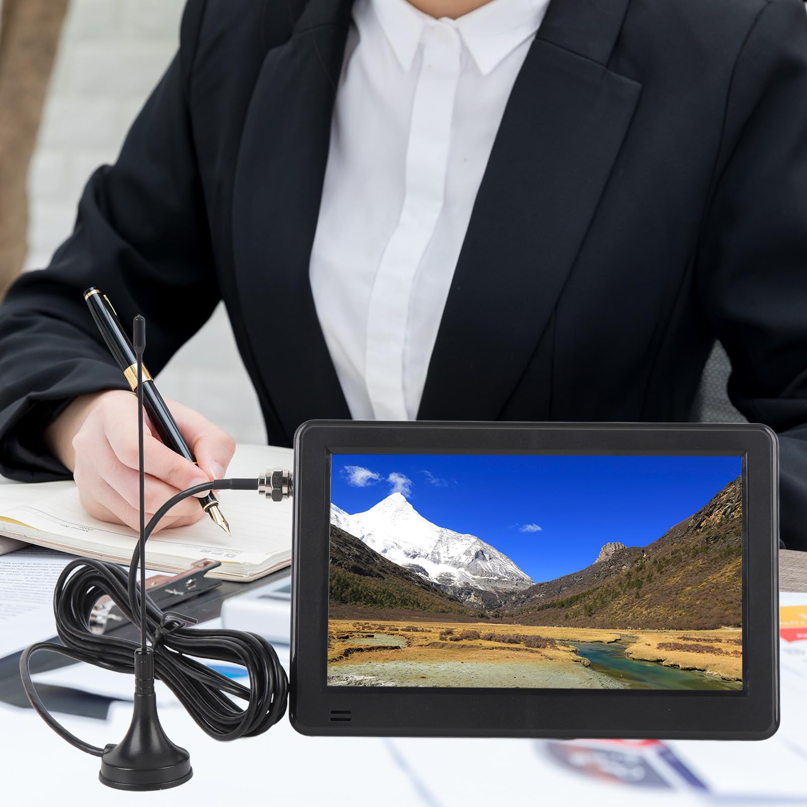 Sxhlseller tv Digital TV de 6 Pulgadas, Televisión Portátil para Automóviles con Batería Recargable de 1500 mAh y Control Remoto
