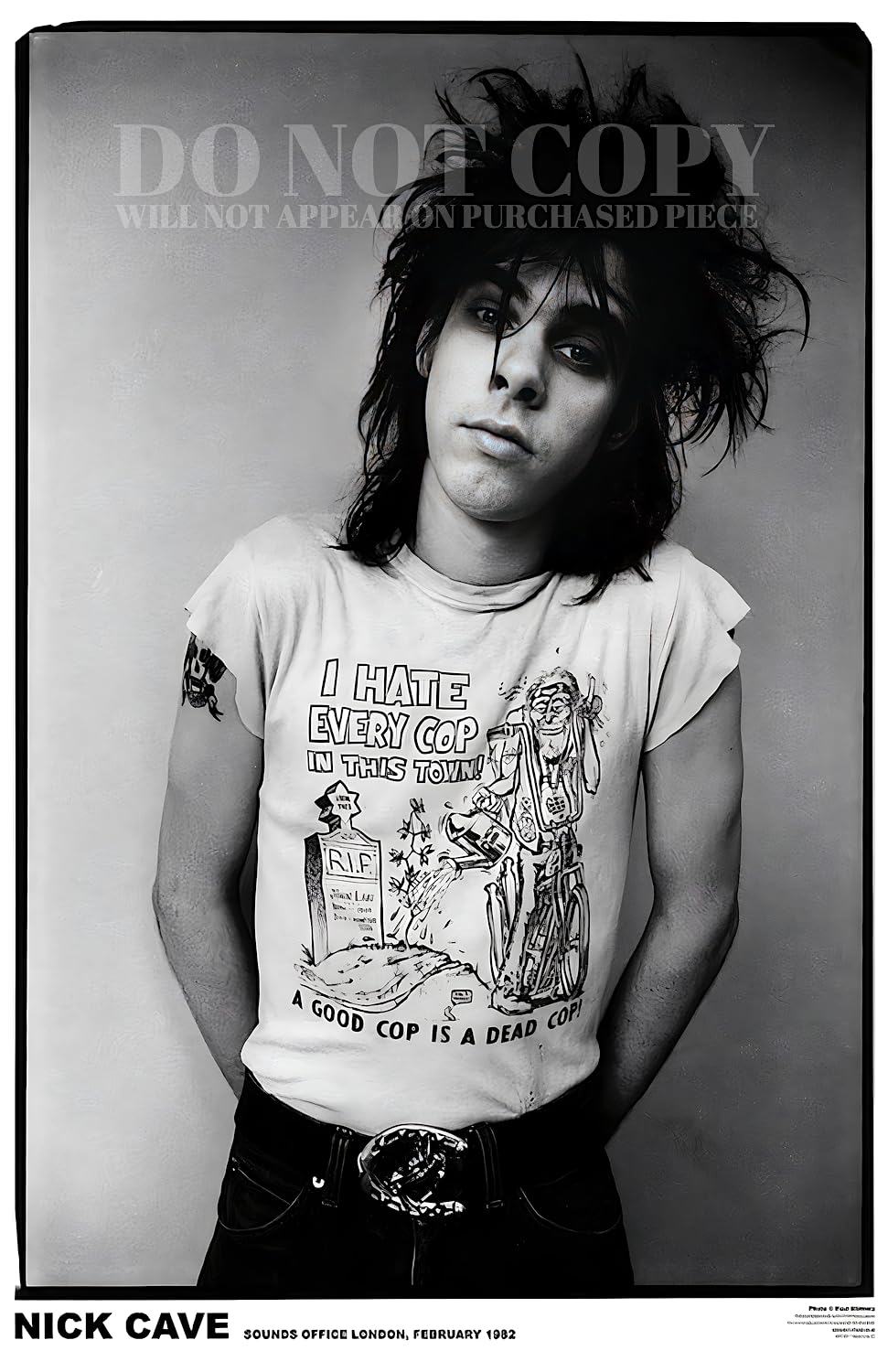 Fotografía de Nick Cave icónica, retrato de 1982 que evoca el post-punk 2