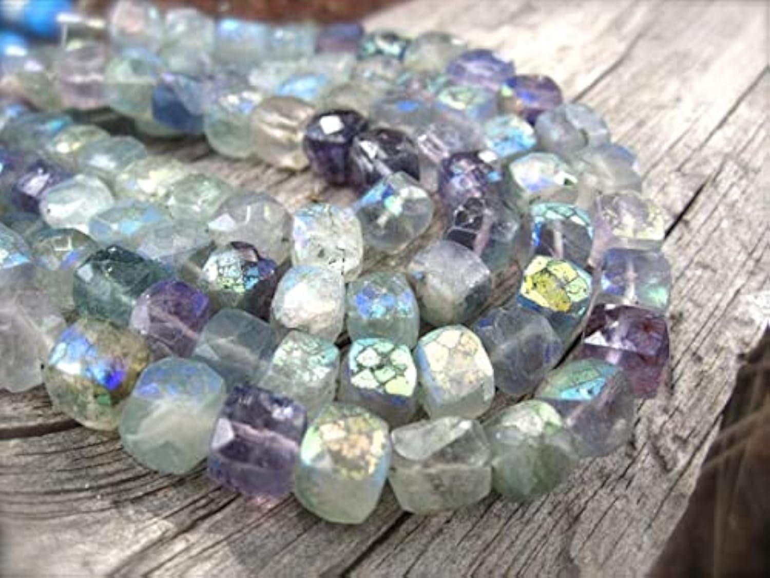 Perles cubes facettées fluorine mystique 6mm LKBEADS création bijoux