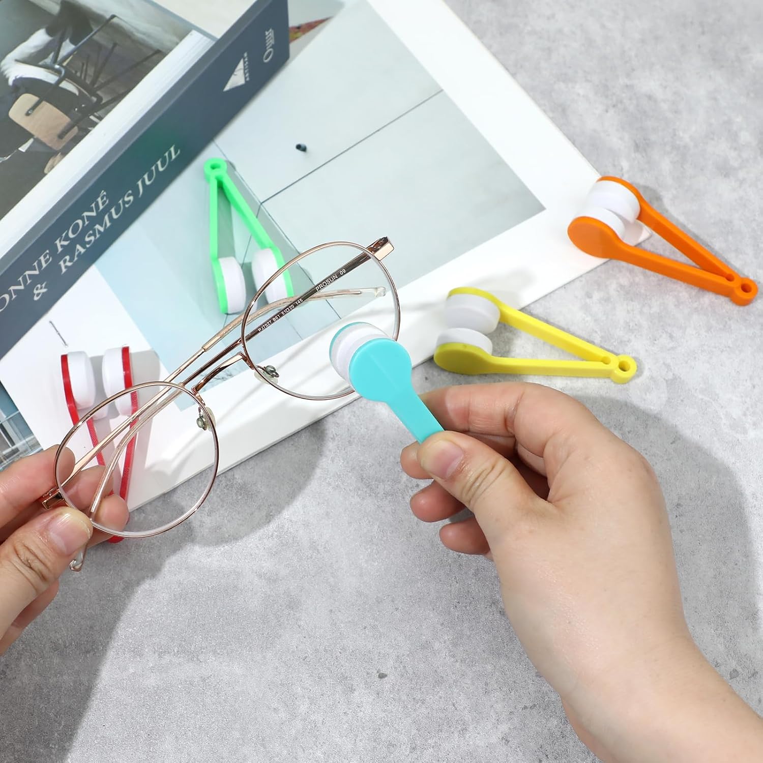 8 Pcs Eyeglass Cleaner, Mini Sun Glasses Eyeglass Microfiber Spectacles Cleaner Soft Brush Cleaning Tool, Eyeglass Cleaning Clip for Eyeglass, Sunglasses and Eye Glasses