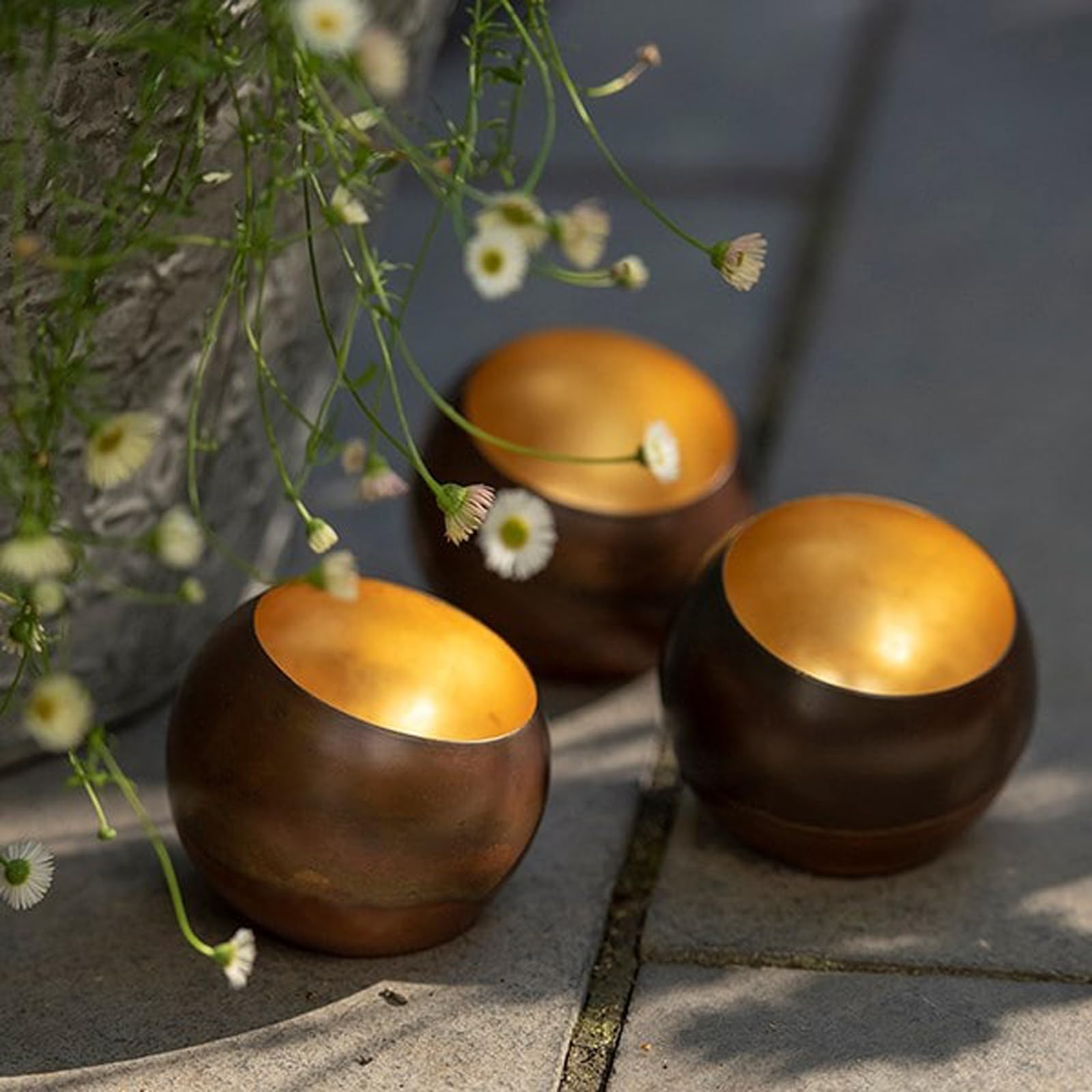 Crocus Brass Collection 17Cm Single Sphere Leaf Design Tealight Candle Holder For Outdoor Use