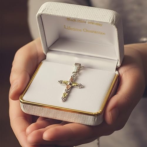 Miniatura 5 de Collar pequeño con colgante de cruz de pasión de plata esterlina para mujeres y adolescentes con detalles de oro de colinas verdes y rosas negras