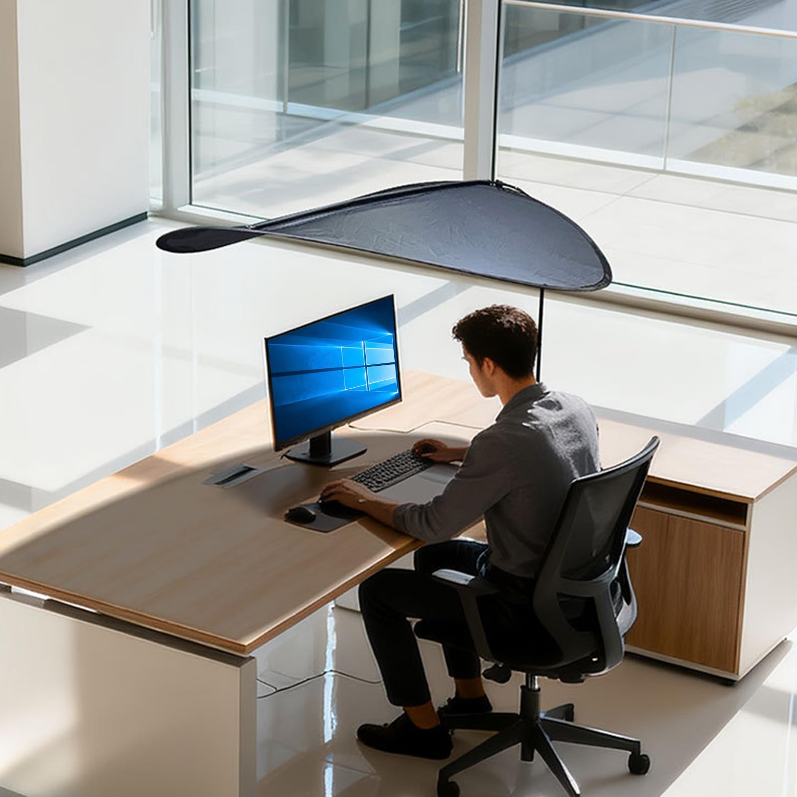 Abat-jour réglable avec protection anti-reflets, pare-soleil de bureau, auvent de bureau noir pour poste de travail, 156 x 96 cm, anti-UV avec support de serrage