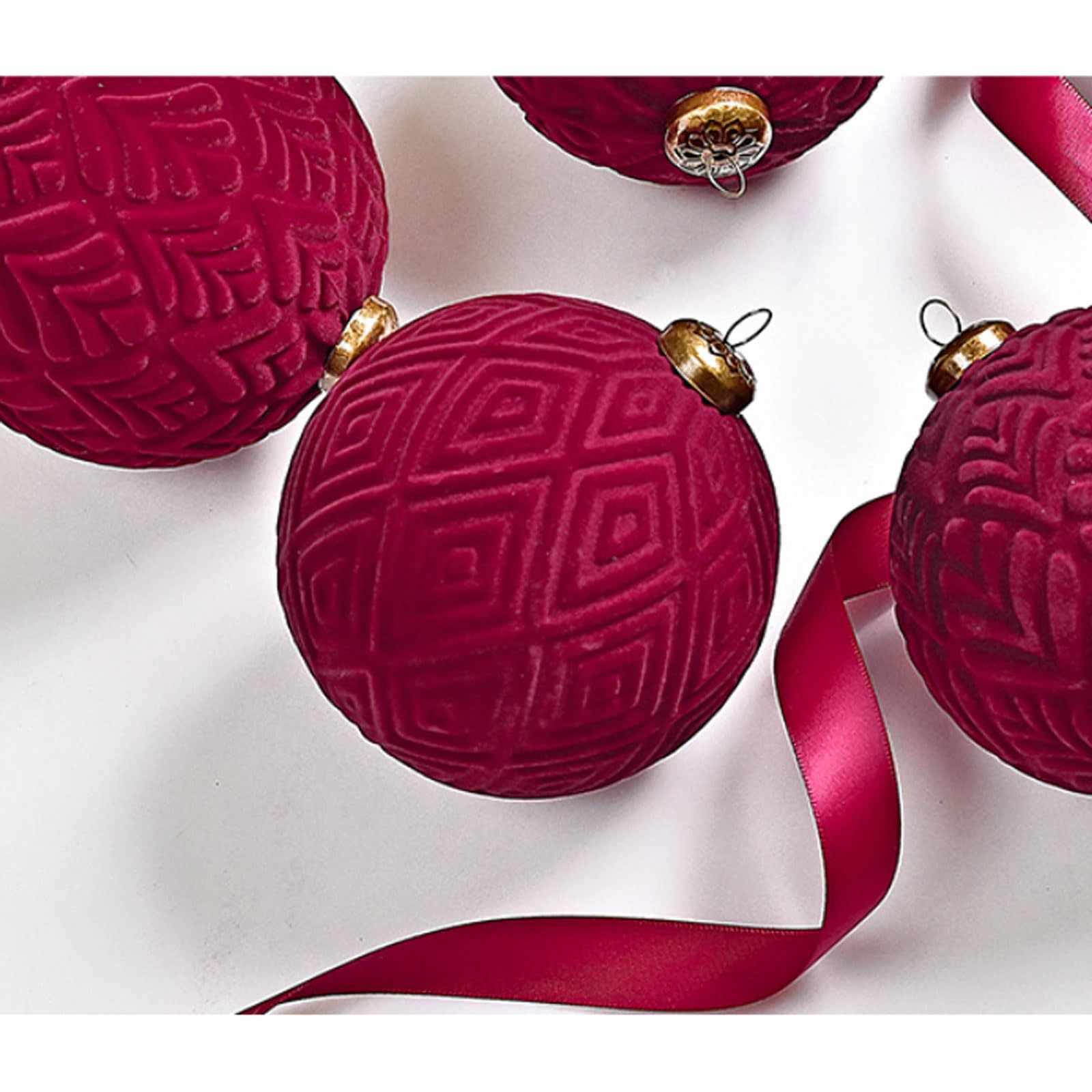 9 große Weihnachtskugeln aus Samt, 3,94 Zoll, Vintage-Weihnachtskugeln aus beflocktem Kunststoff, bruchsicher, hängende Kugelornamente for Kranz, Girlande, Party(Burgundy)