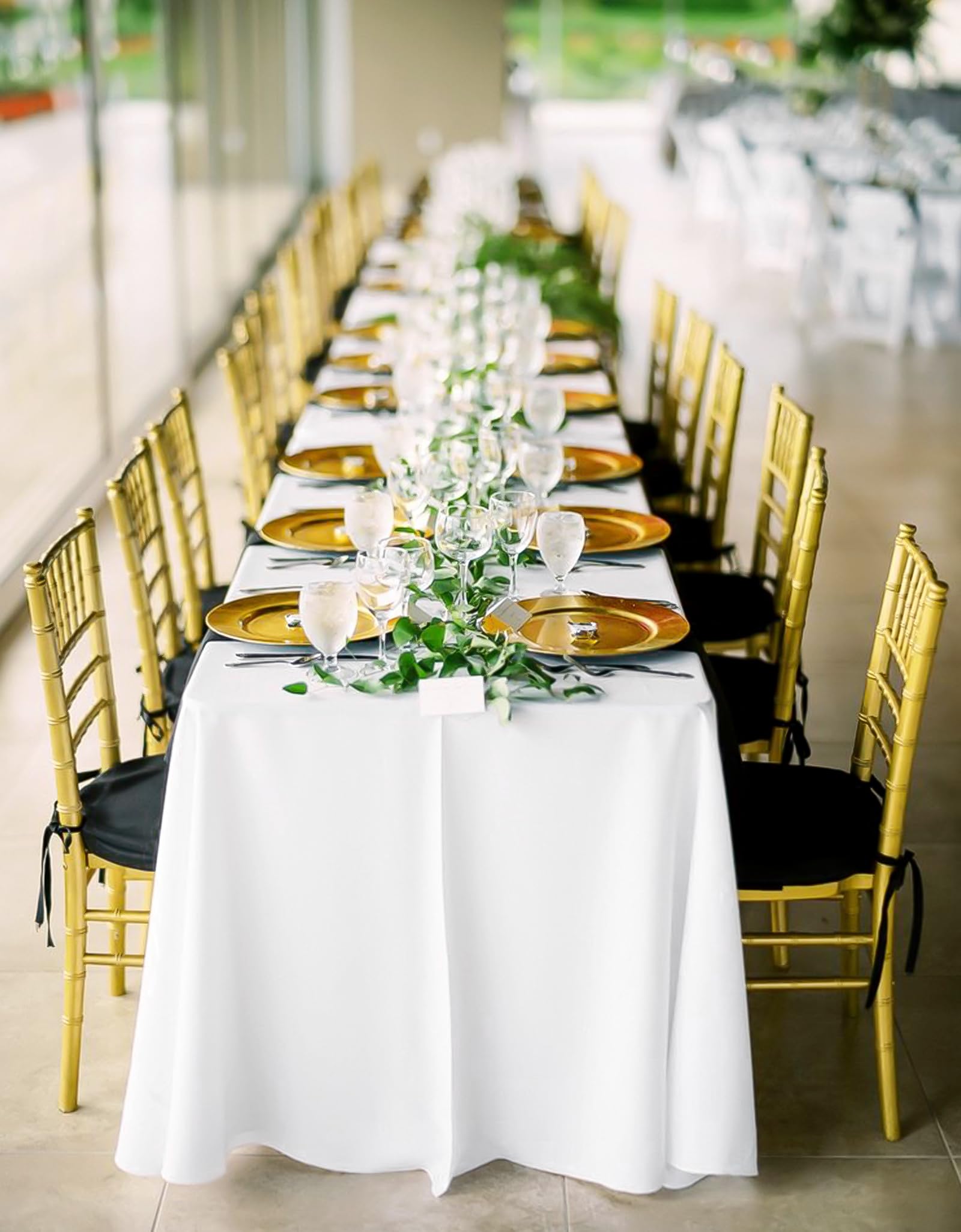 Showgeous Lot de 10 nappes rectangulaires blanches, 229 x 335 cm, infroissables et résistantes aux taches, en polyester, parfaites pour table de 1,8 m, mariages et fêtes