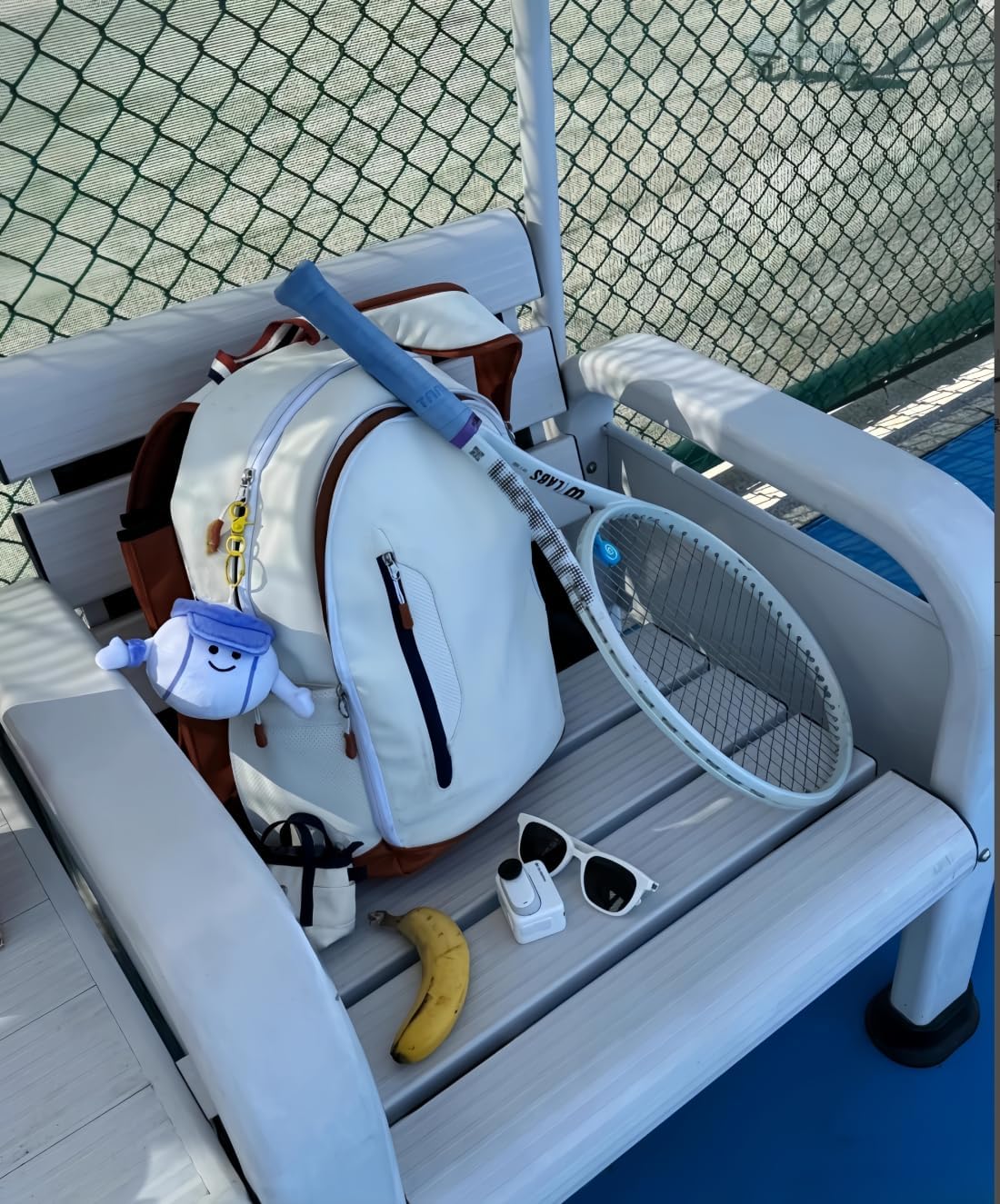 テニス リュック バックパック ラケットバッグ バドミントンバッグ 靴収納付き 専用ポケット付き 大容量 軽量 通気性 耐磨耗 防水