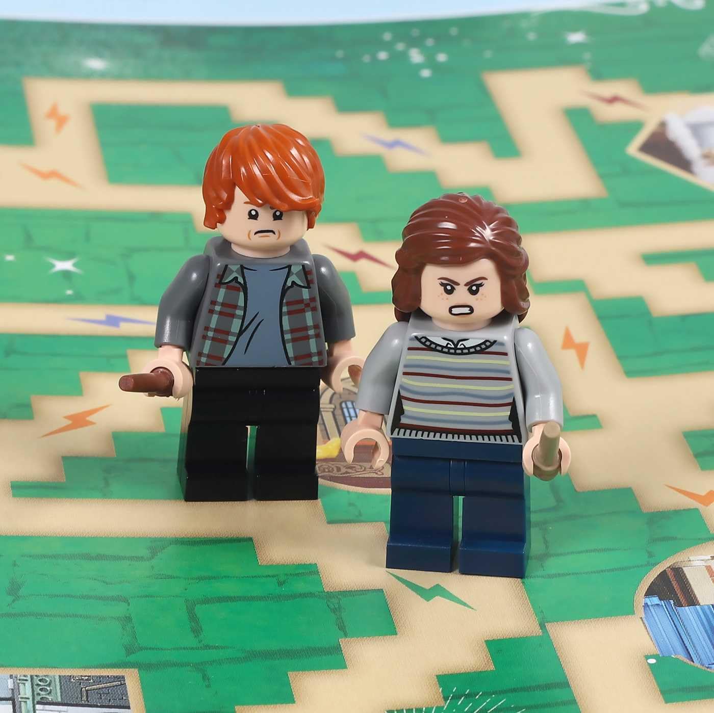 LEGO Harry Potter: Dumbledore's Army (Activity Book with Minifigure) - Image 4