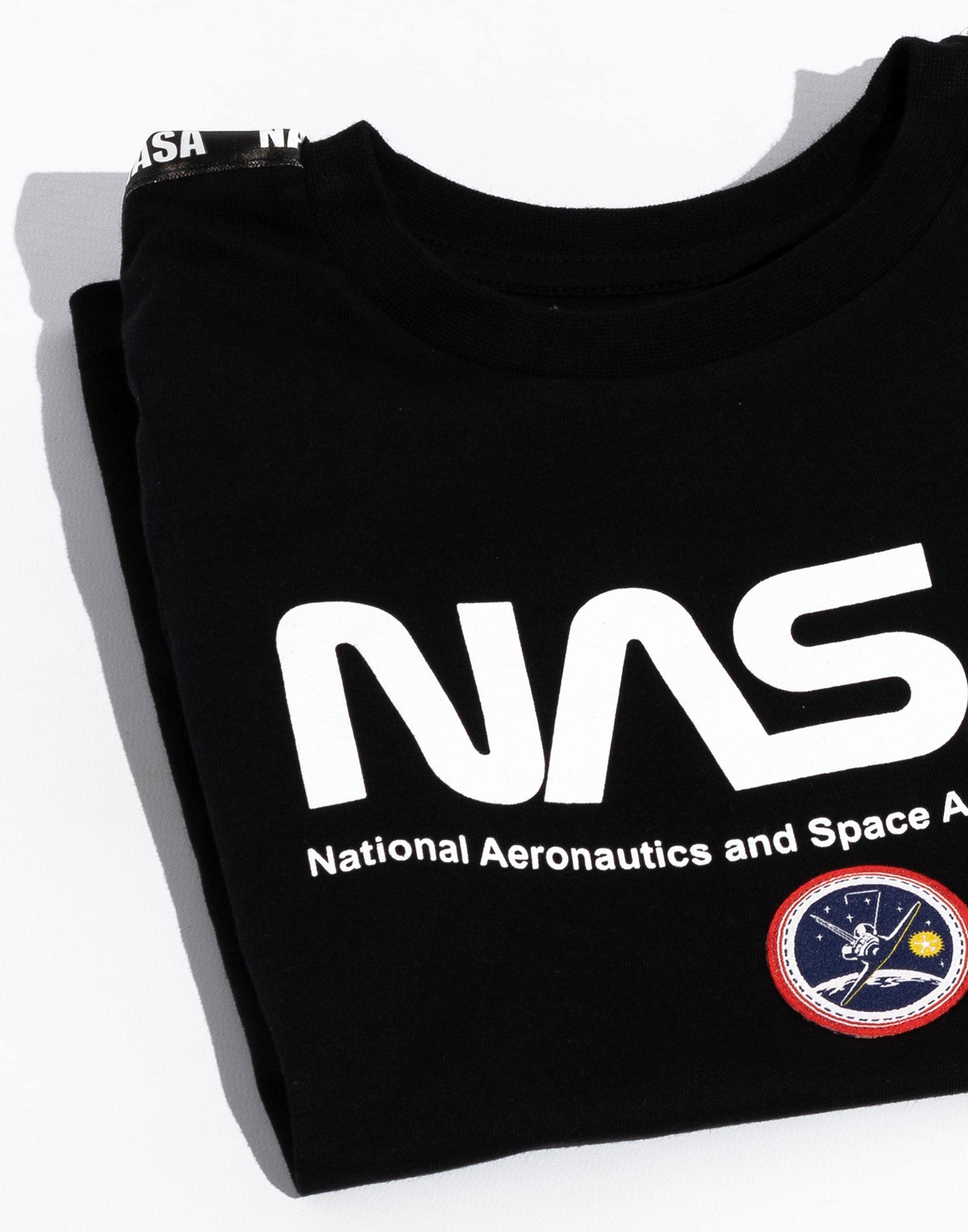 NASA Dziecięca Czarna Koszulka | Chłopięcy Astronauta Administracja Kosmiczna Logo Koszulka z Krótkim Rękawem | Towar Narodowy Aeronautics Clothing Outfit Merchandise