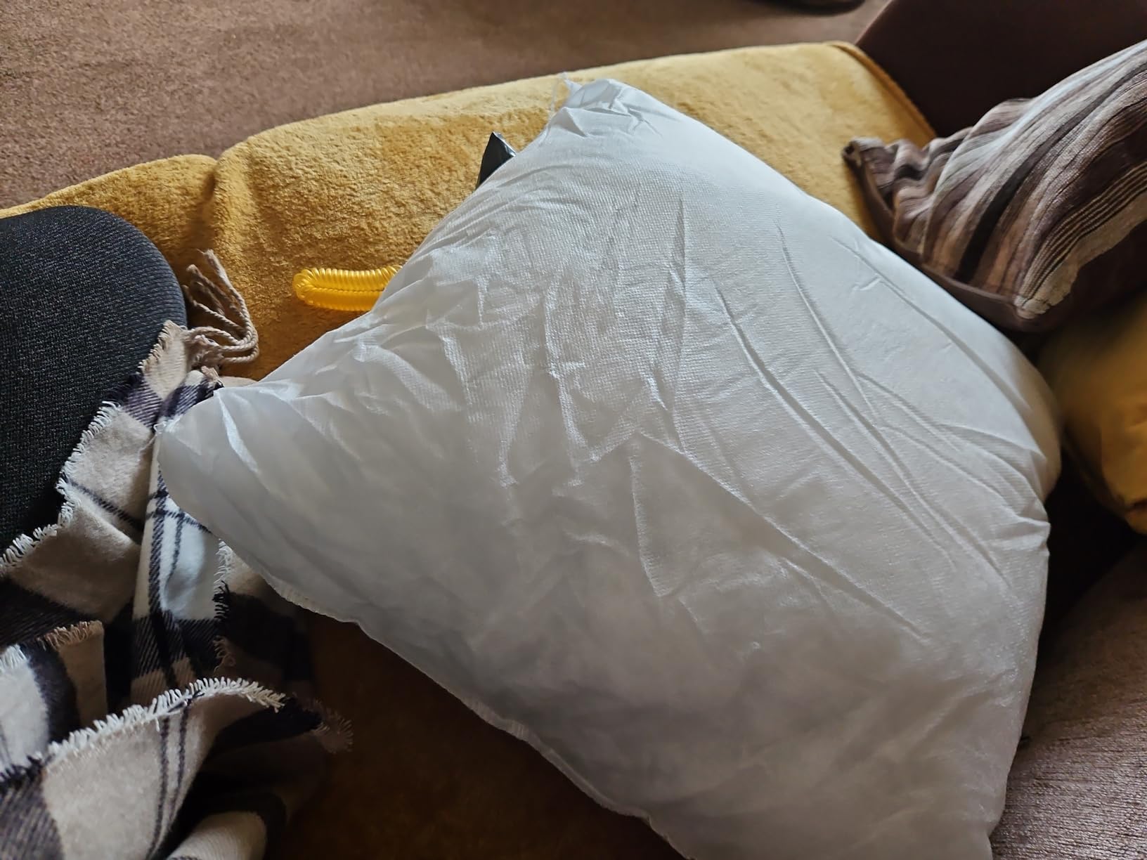 HT House Of Threads 18 x 18 Inches (45cm x 45cm) Extra Deep Filled