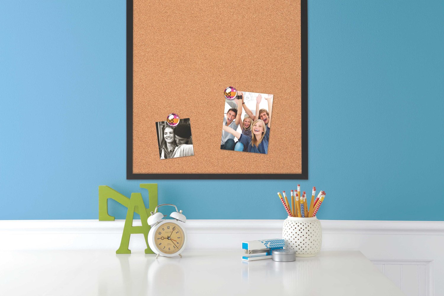 Quartet Cork Board Plastic Frame, 585 x 430 mm - Black