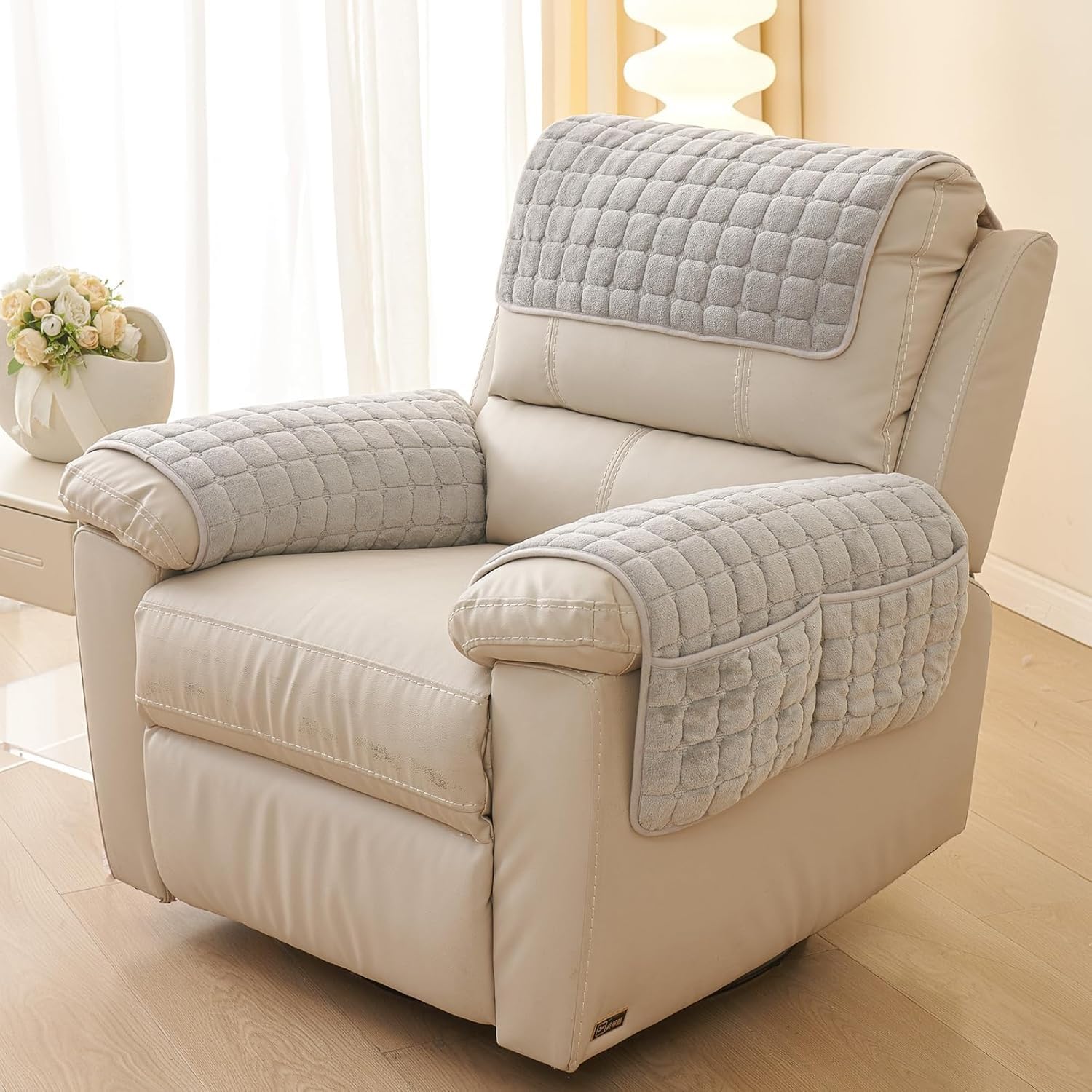 Lot de 3 Protège-Bras et Tête de Fauteuil Rembourré en Peluche Flanelle Anti-dérapant pour Canapé en Cuir et Fauteuil Relax (Beige)