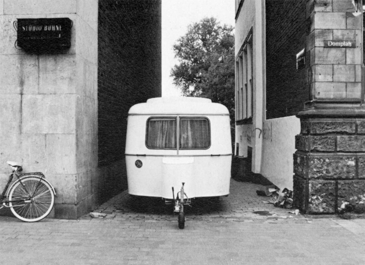 Michael Asher: Writings 1973-1983 on Works 1969-1979