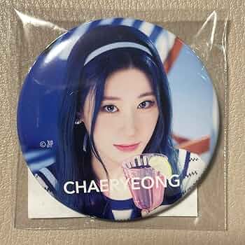 itzy ショルダーバッグ チェリョン 缶バッジ