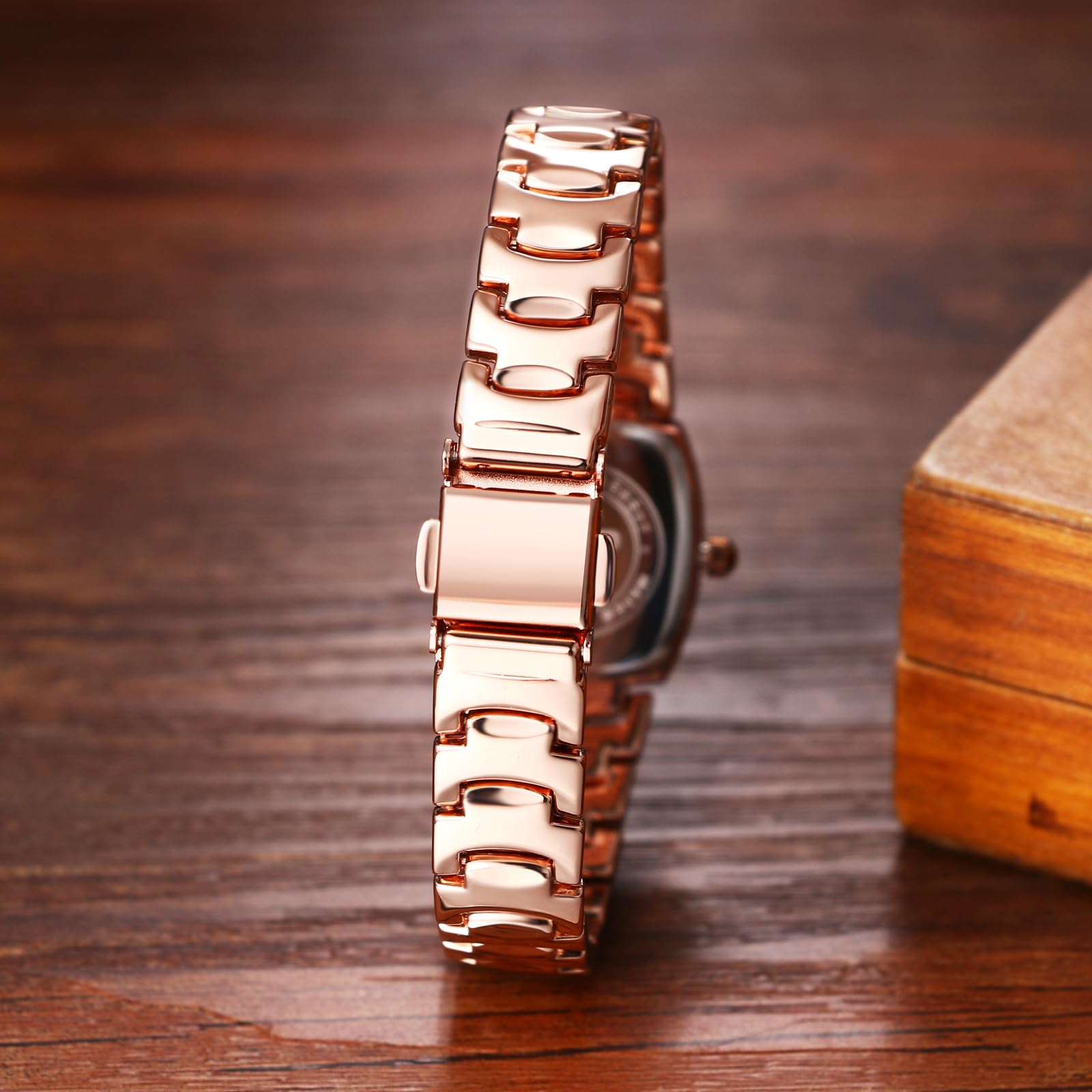 JewelryWe Relojes Cuadrado Ultrafino Pareja: Reloj de Cuarzo Analógico Resistente al Agua para Hombre y Mujer Correa de Acero Inoxidable Ajustable Escala de Diamantes - para Ocio Negocios Regalos