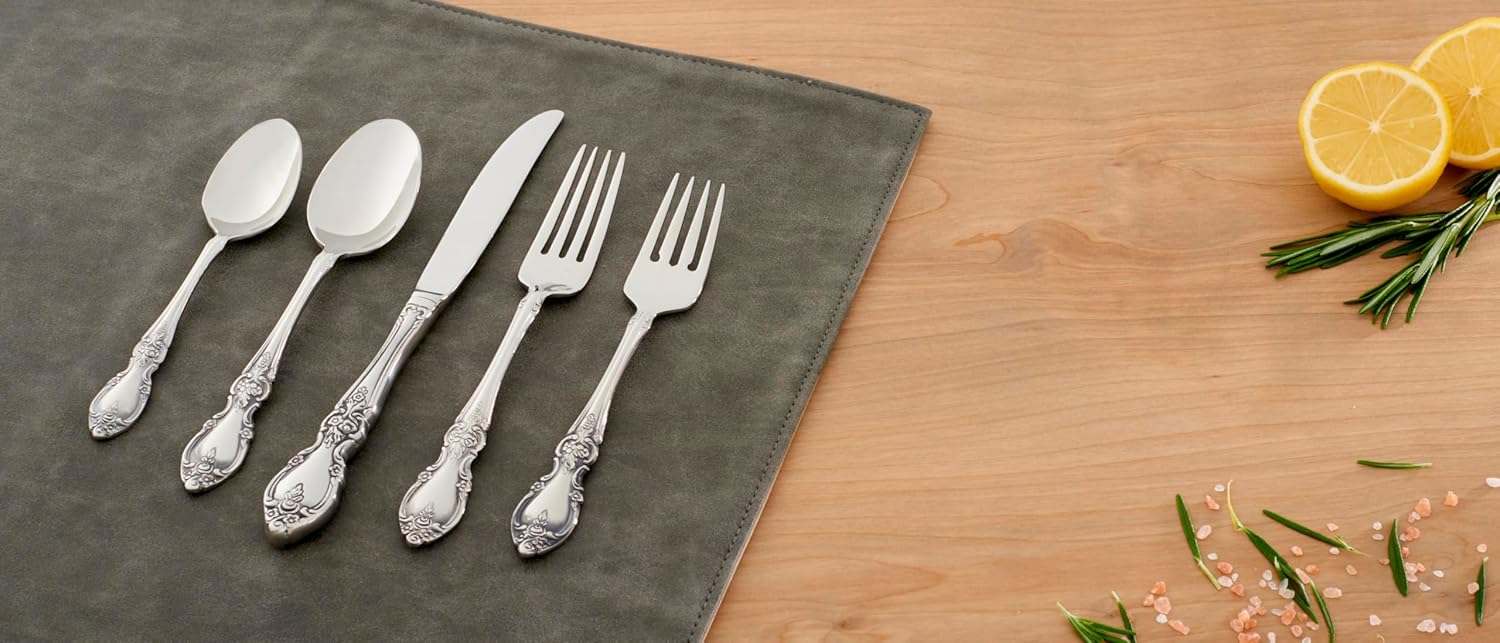 Oneida Silverware Set, Louisiana Fine Flatware Dinner Spoons Set of 4, Service For 4, 18/8 Stainless Steel, Dishwasher Safe, Mirror Finish, 6.8"L x 1.5"W, Stainless Dinner Spoons (4-Piece, Silver)
