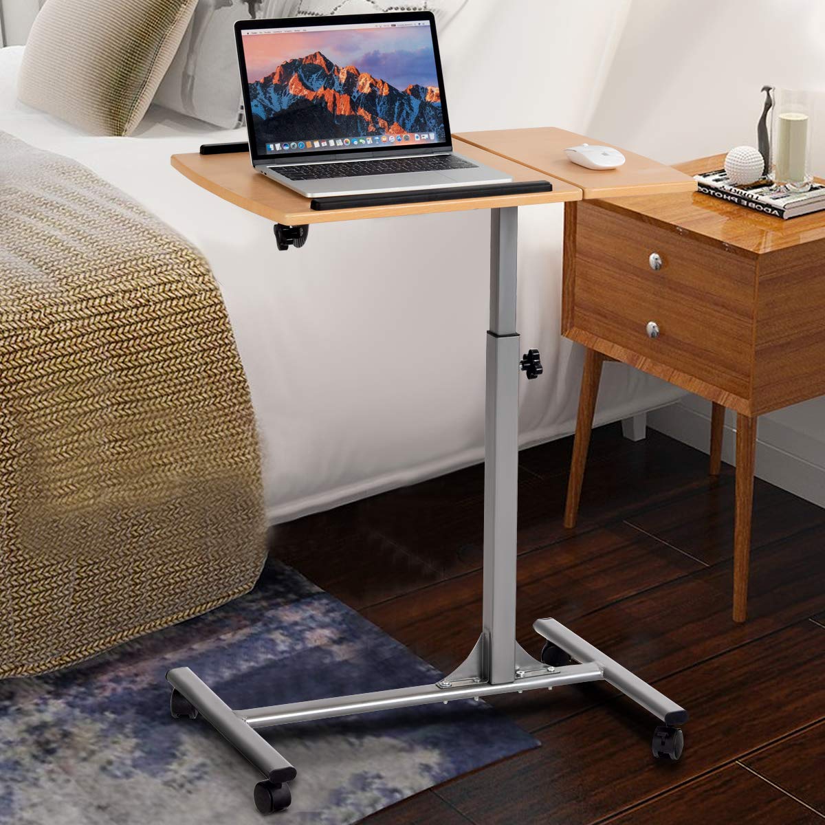 COSTWAY Tavolino Salotto Regolabile in Altezza e Inclinazione, Tavolo da Letto e da Divano con Ruote, Tavolino Porta PC Multiuso per Soggiorno e Camera da Letto, 64 x 45 x 71-93 cm (Naturale)