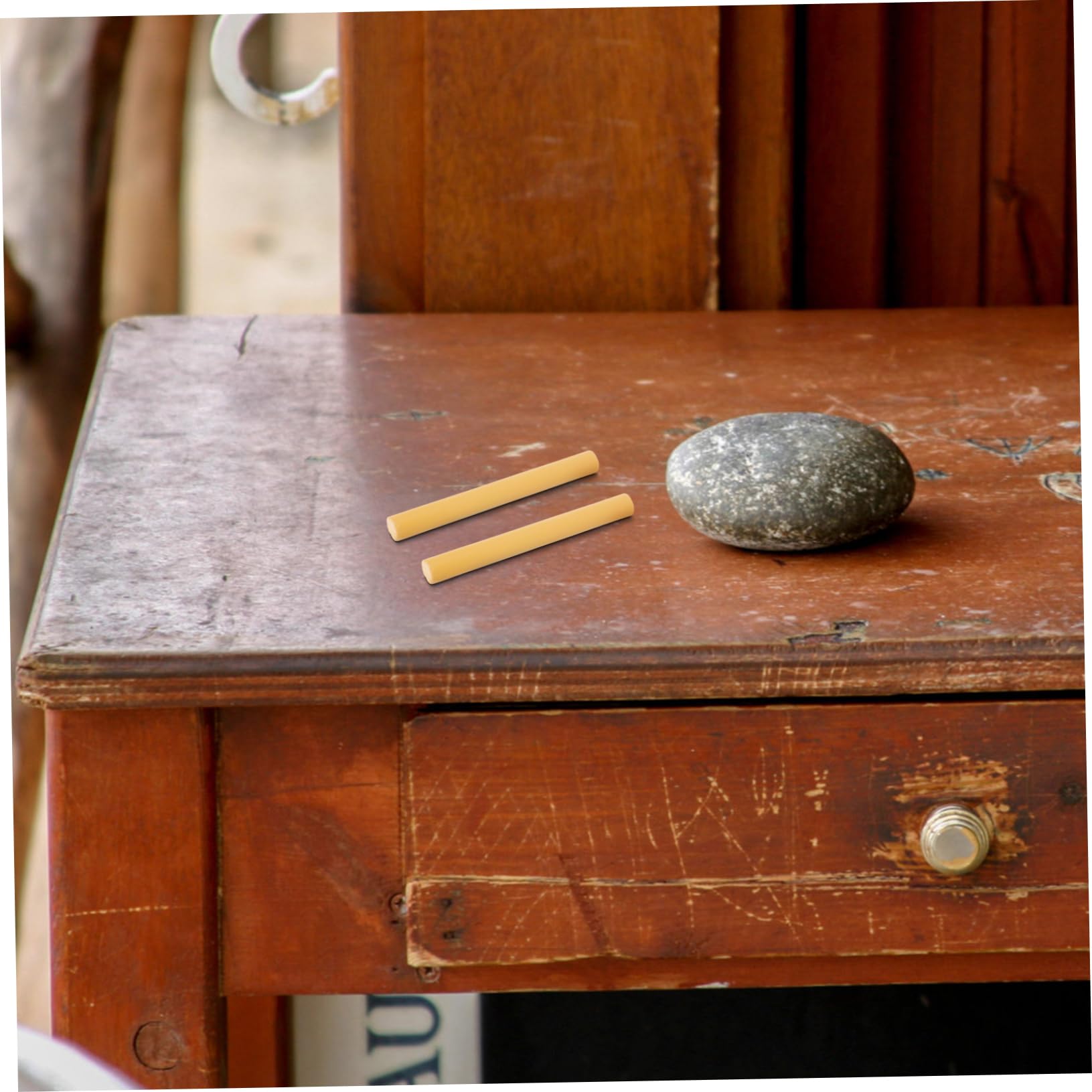 PartyKindom 2pcs Furniture Restoration Crayons Scratch Repair Pen for Wooden Surfaces