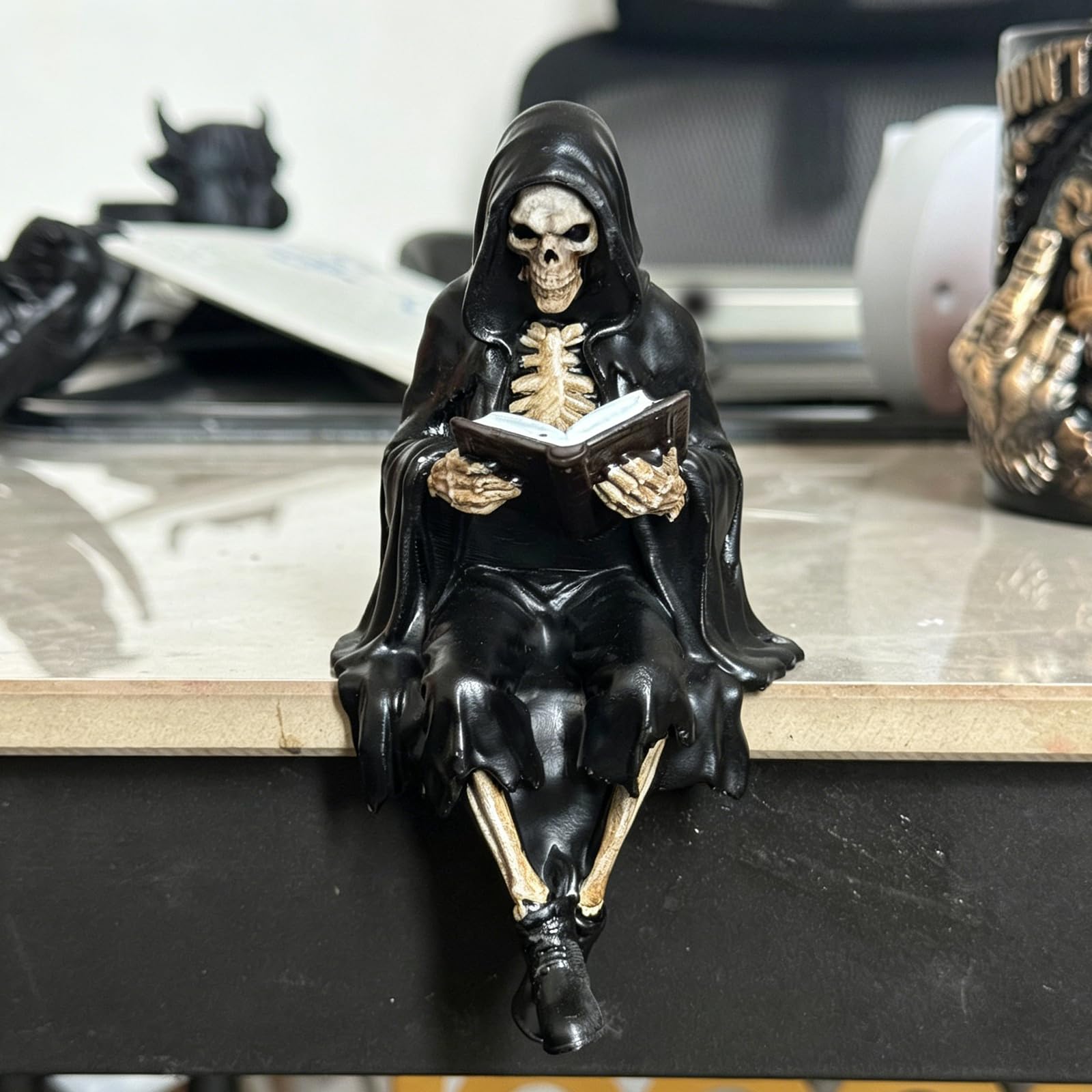 Skeleton Gothic Dark Fantasy Grim Reaper Statue, Hooded Death Skeleton Reading Figurine Resin Sculpture, Scary Gothic Ornaments Desktop Bookshelf Decor for Halloween Gothic Home Decor