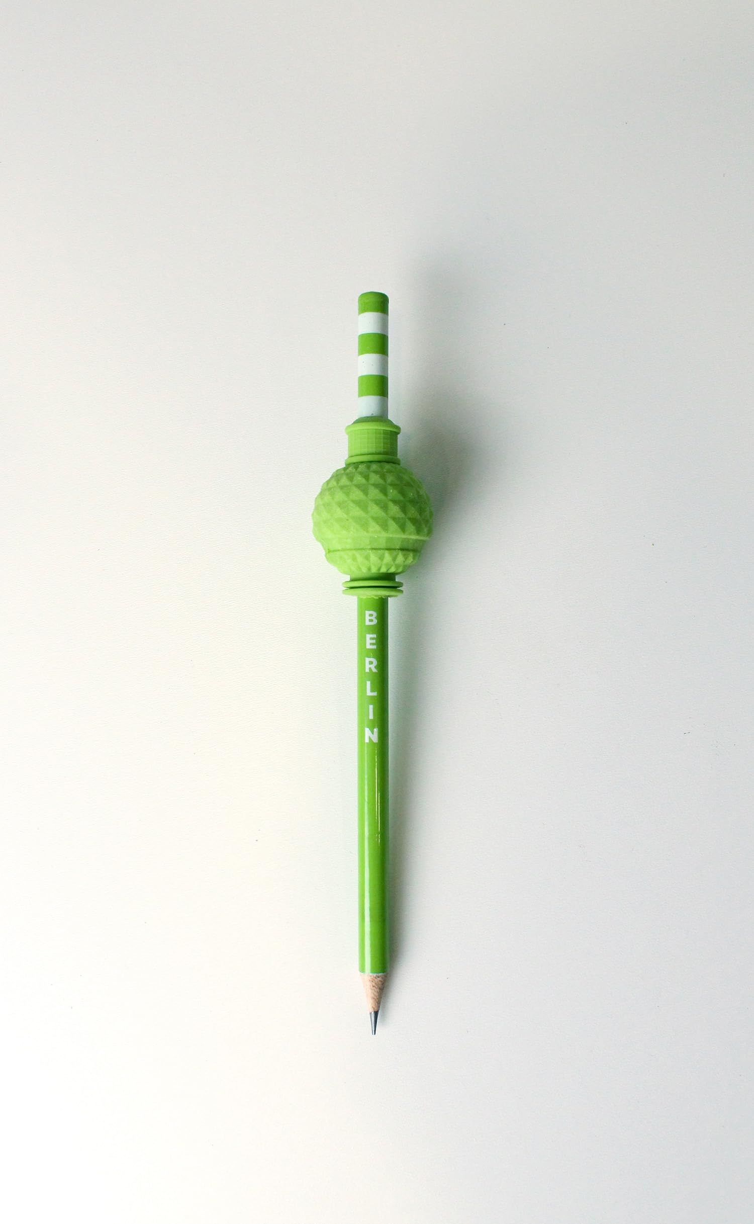 NEUE FREUNDE Berlin Bleistift mit Radiergummi - 20 Stück - Souvenir Fernsehturm Alexanderplatz - Display mit 20 Stück - HB Bleistift mit Radierer