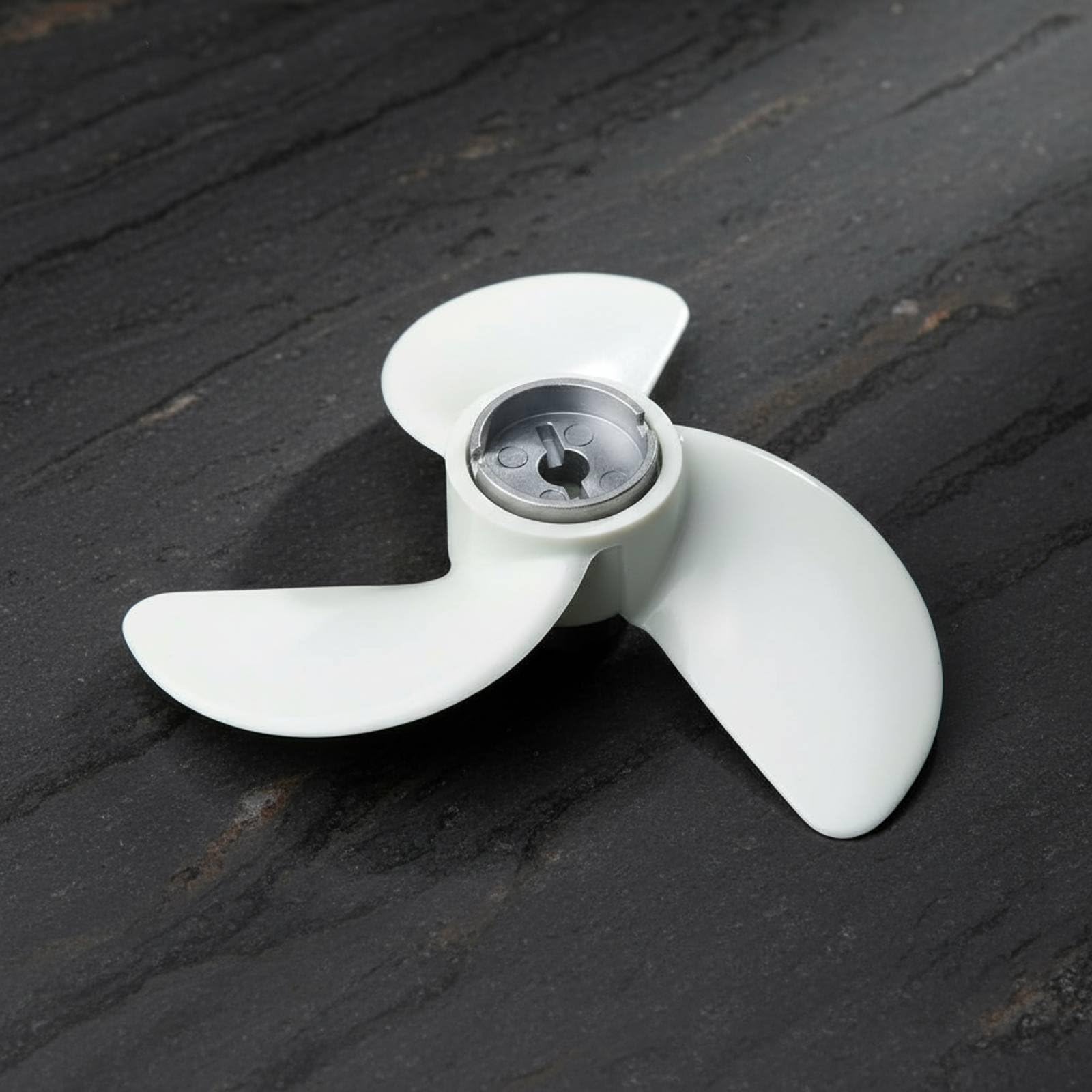 Bootpropeller Ersatz Propeller Bootspropeller Ersatzschraube Motorblatt aus Robustem für Zuverlässigen Vortrieb für Freizeitnutzung Wasserfahrzeuge, 12V 45/55/65 Pfund Propeller