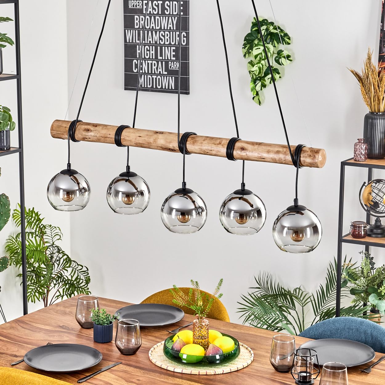 HOFSTEIN Pendelleuchte Koyoto, 5-flammige Hängelampe aus Metall/Holz/Glas in Schwarz/Natur/Chrom/Rauch/Klar, Hängeleuchte mit Glasschirmen und Holzbalken, max. 150cm, E27, Esszimmer, Wohnzimmer, Küche
