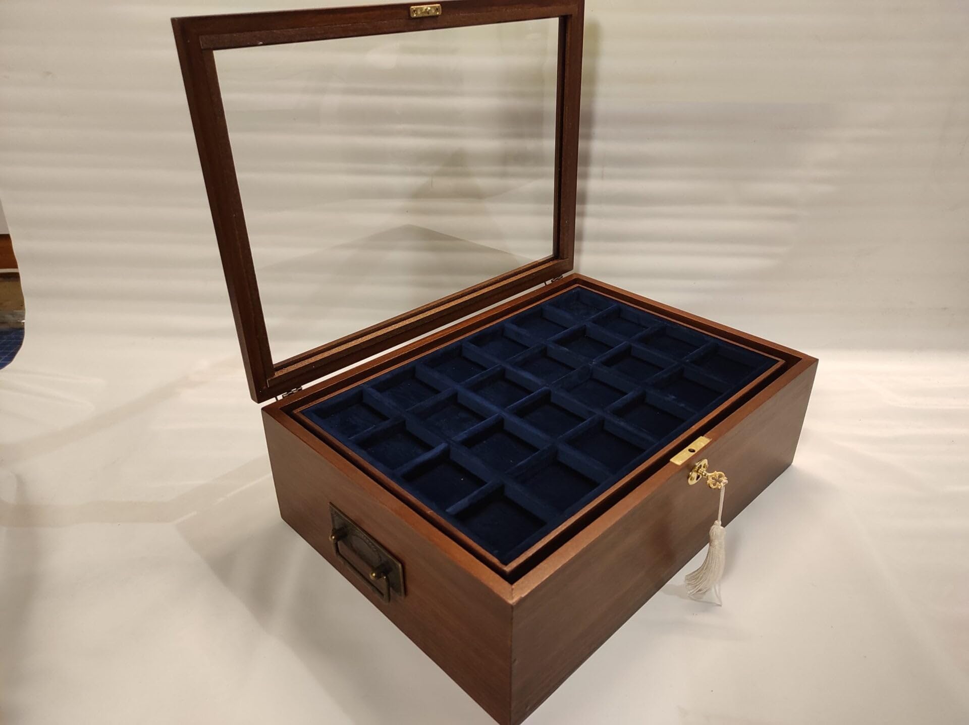 Monetario para Monedas y medallas de Madera Maciza con 5 bandejas de Terciopelo, baúl Artesanal con Cerradura, Personalizable, Hecho a Mano en Italia