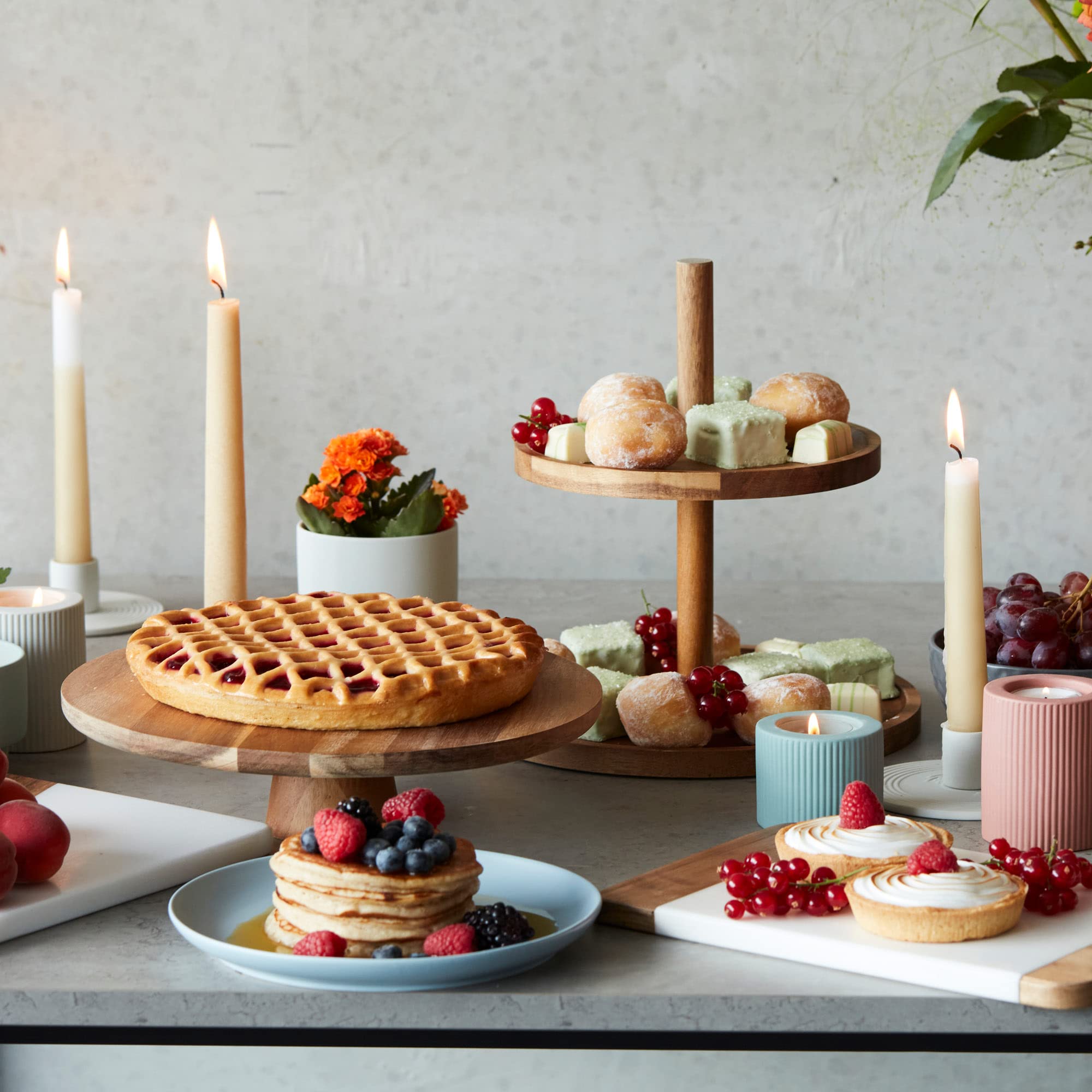 Point-Virgule Plateau à gâteau avec pied, accessoires et accessoires de pâtisserie en bois d'acacia 7,5 cm de haut, 32 cm