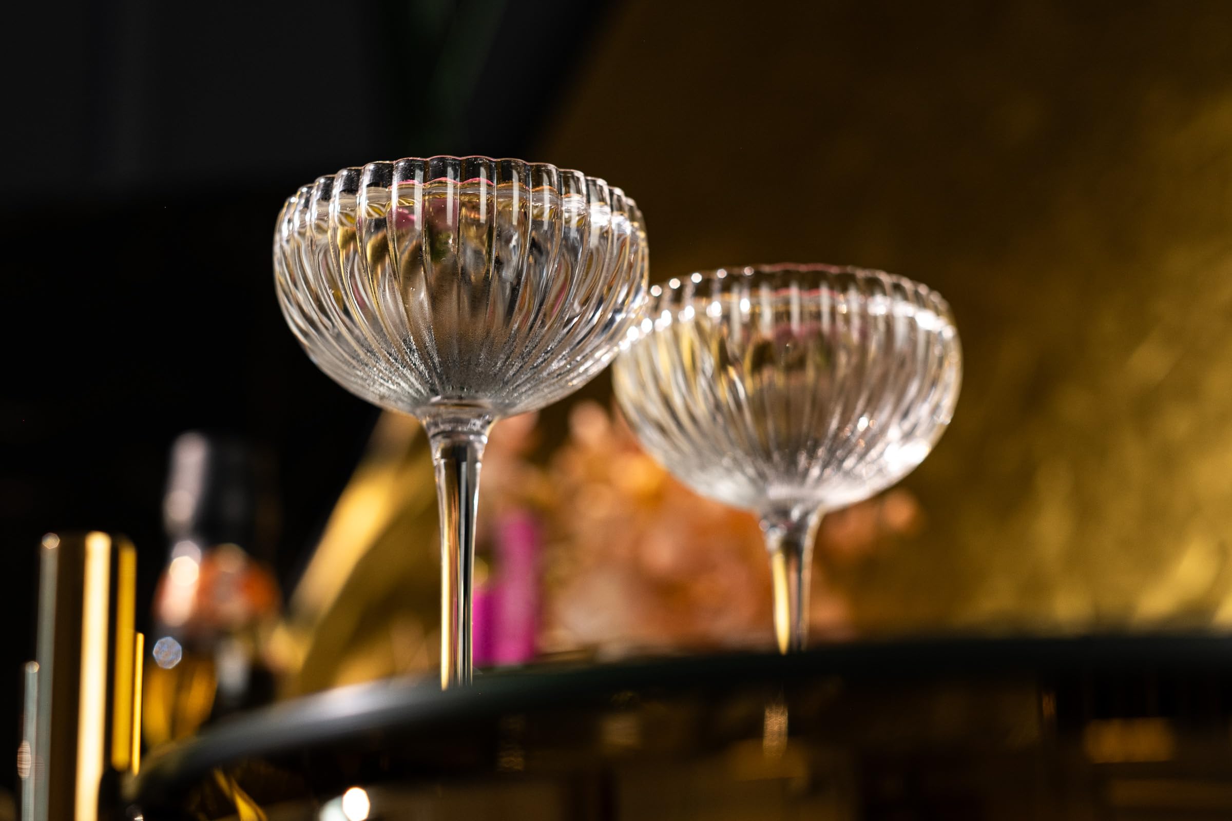 Piccoli bicchieri da cocktail Venus Nick e Nora da 113,4 g | Set di 4 | Mini bicchieri in cristallo per bere espresso Martini, Daiquiri, Gimlet, Sidecar e bevande classiche | Elegante conchiglia in