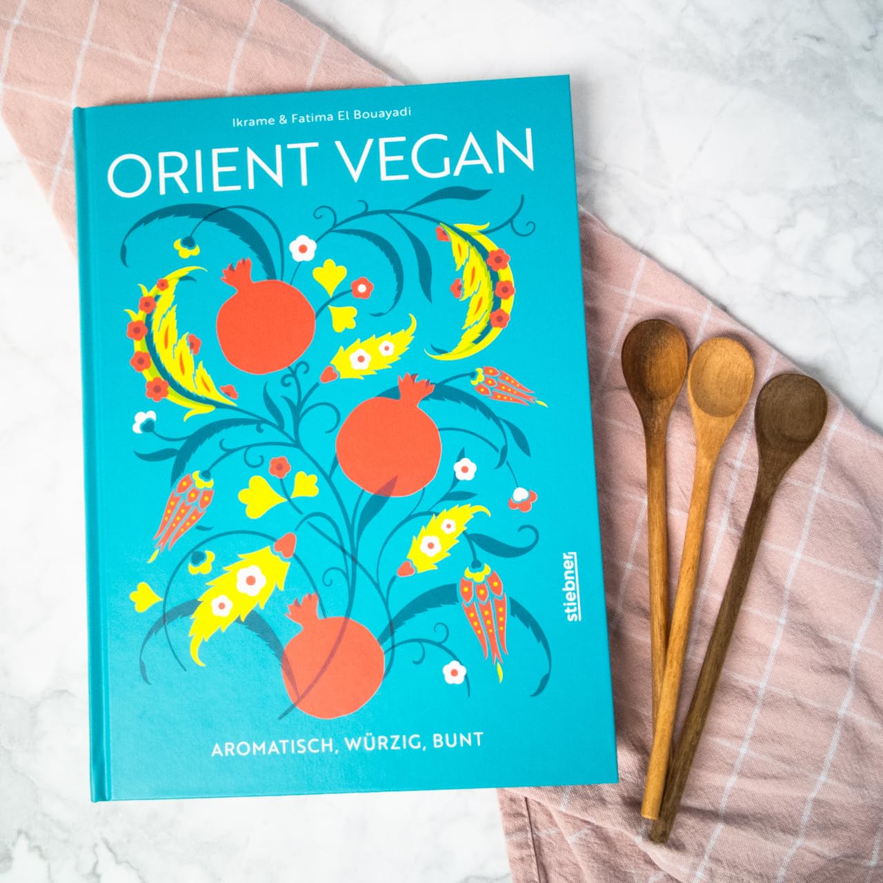 Orient Vegan: Aromatisch, würzig, bunt. Mehr als nur Mezze, Tajine und Taboule: Über 60 arabische Rezepte natürlich vegan oder vegan interpretiert. Das vegane Kochbuch für orientalisches Essen!