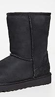 Vista 4 de UGG Botas clásicas de invierno para mujer.