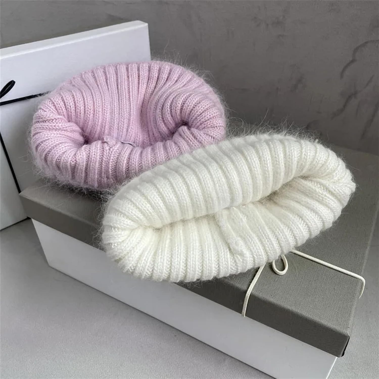 Women's Fashion Rhinestone Cuffed Beanies Hat Girl's Thick Warm Fall Winter Knitted Hat Outdoor Cold Weather Soft Wool Hats