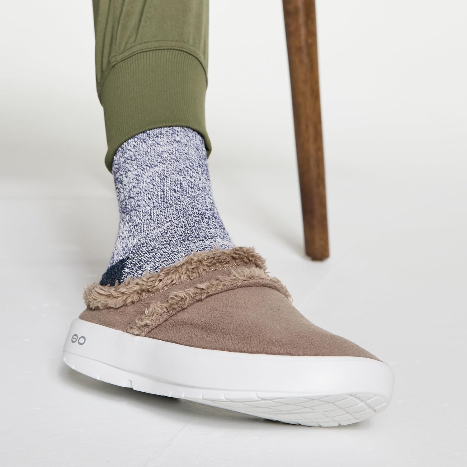 OOFOS OOcoozie Low Recovery Shoe, White Chestnut - Women’s Size 10.5 - Image 6