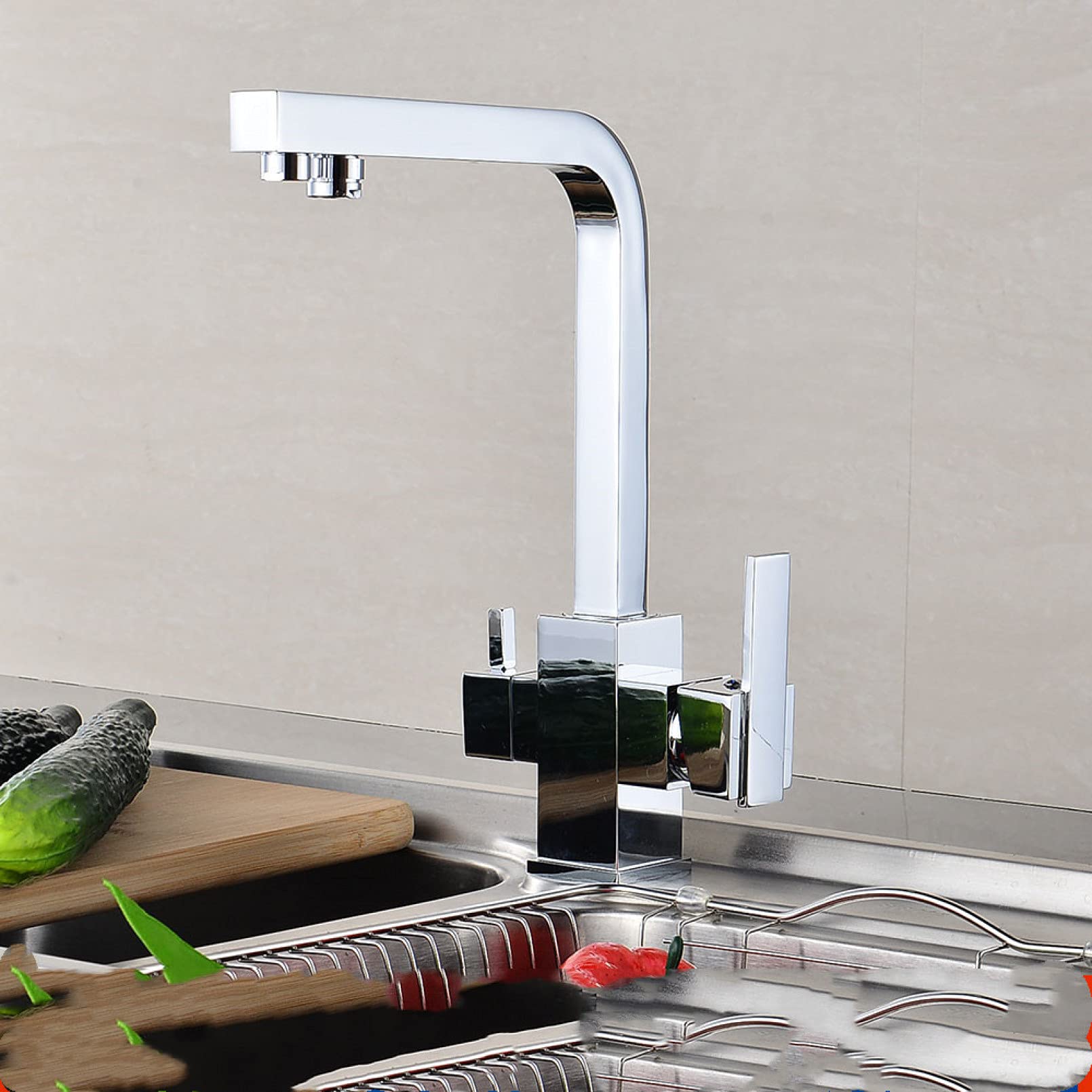 Robinet de cuisine filtrant pour éliminer le calcaire grâce au purificateur 3 voies