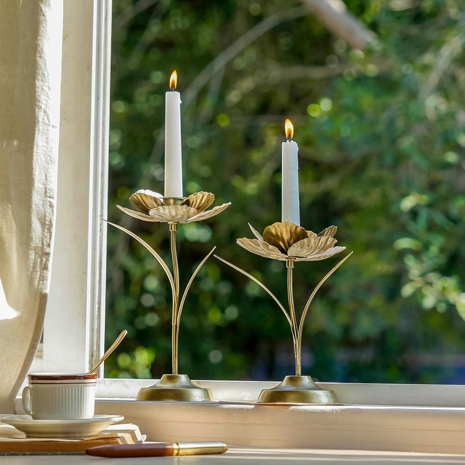 NIKKY HOME Tulip Taper Candle Holders Set of 2, Vintage Elegant Flower Shaped Metal Candlestick for Table Centerpieces, Wedding Decor and Dinner Party, Gold