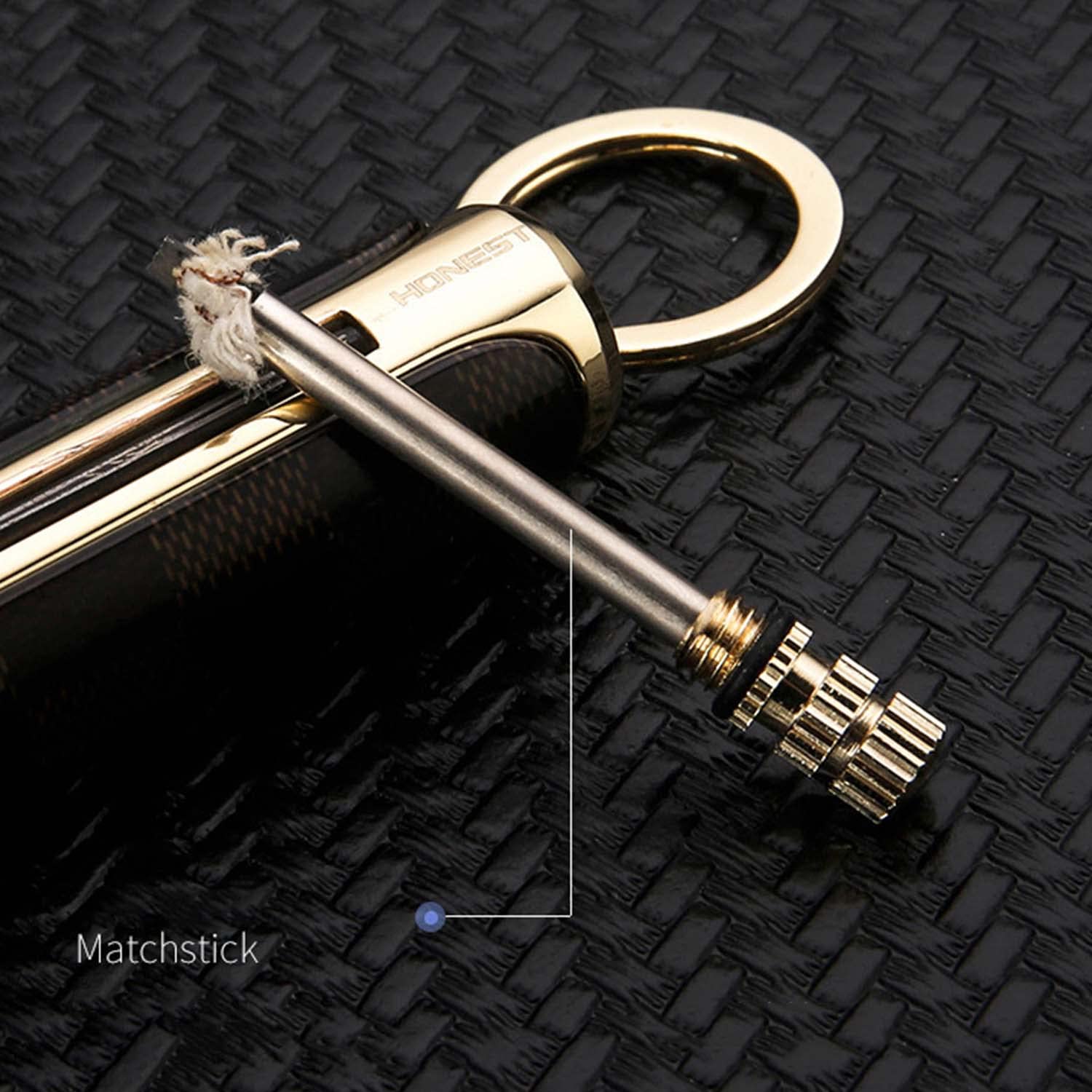 4PCS Metal Match Briquet Portable Keychain Kérosène Briquet Rechargeable pour Extérieur Camping Randonnée, Idées Cadeaux Homme