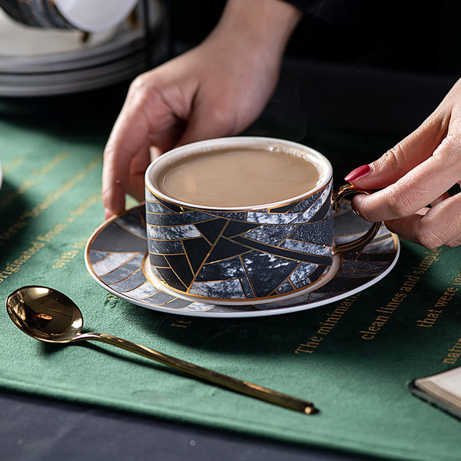 Keramik-Kaffeetassen und Untertassen, Vintage-Kaffeetassen, 6er-Set, Cappuccino-Tasse, Teetasse und Untertasse, Geschenksets, 200 ml