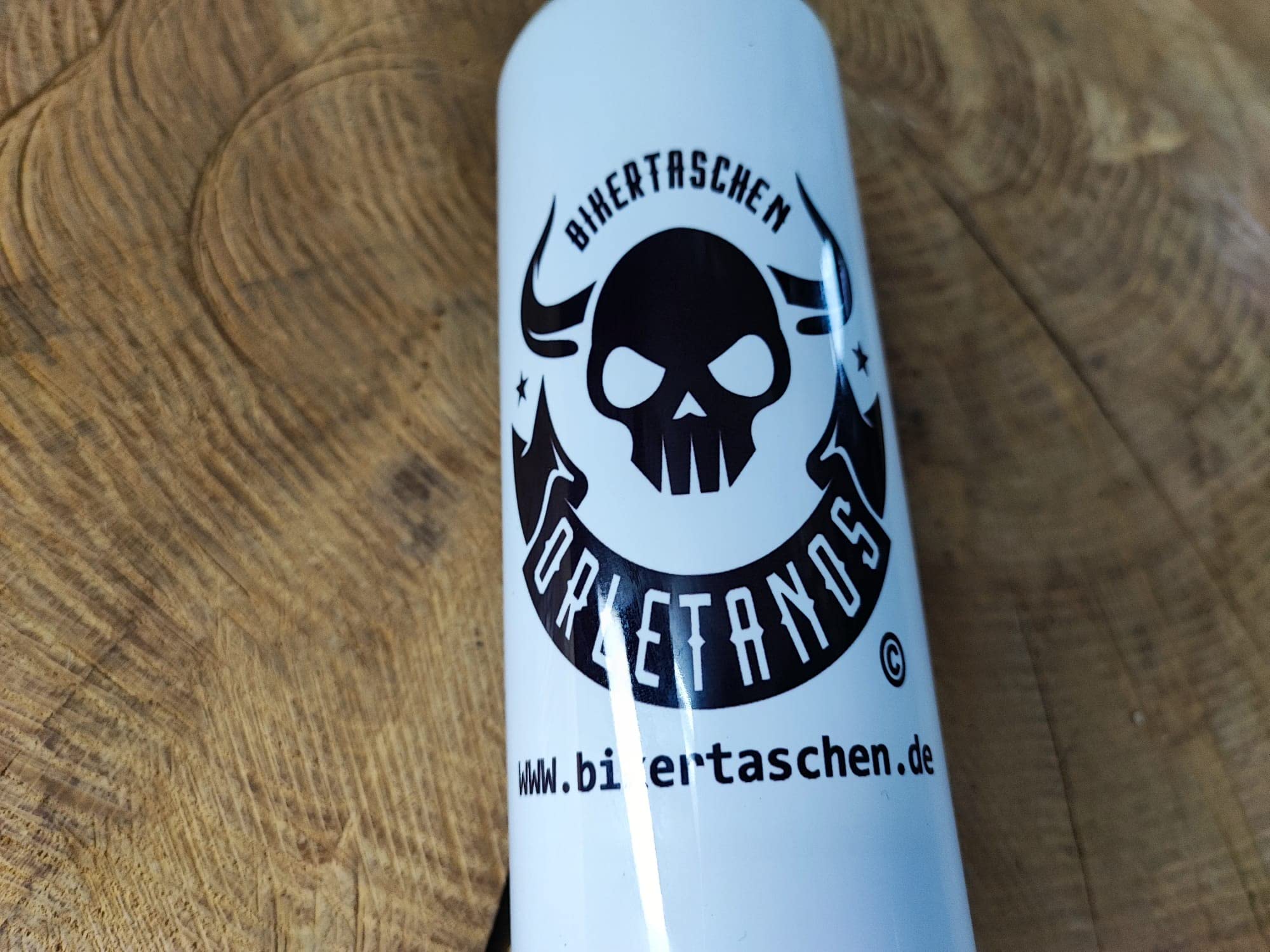Benzinflasche Aluminium 800ml weiß mit Skull kompatibel mit Harley Davidson Schwingentaschen Seitentasche Satteltaschen Sportster Softail Rocker Biker Alu Flasch