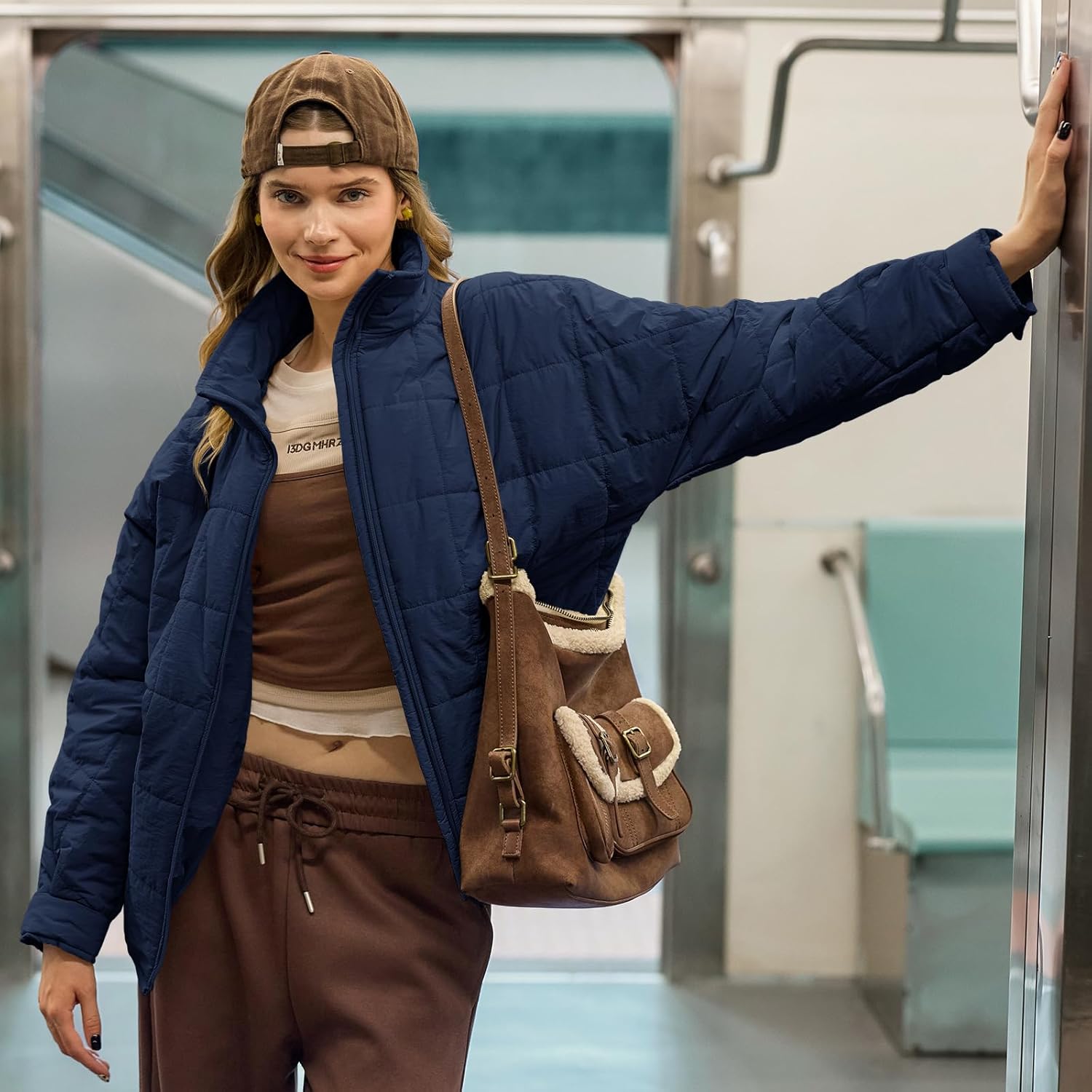 Aiopr Women's Oversized Lightweight Down Coat Long Sleeve Zip Packable Short Puffer Jackets - Image 5