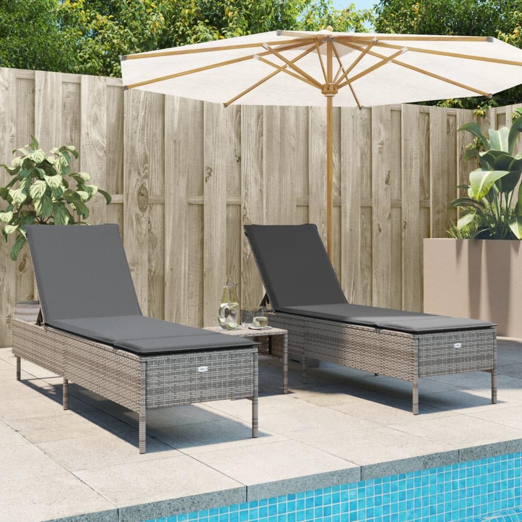 Lettini Prendisole 2 pezzi con Cuscini Grigio Polyrattan Letto Solarium Regolabile Schienale 5 Posizioni Telaio Acciaio Resistente UV per Giardino Piscina Terrazza Spiaggia 198 x 55 cm Carico 110 kg