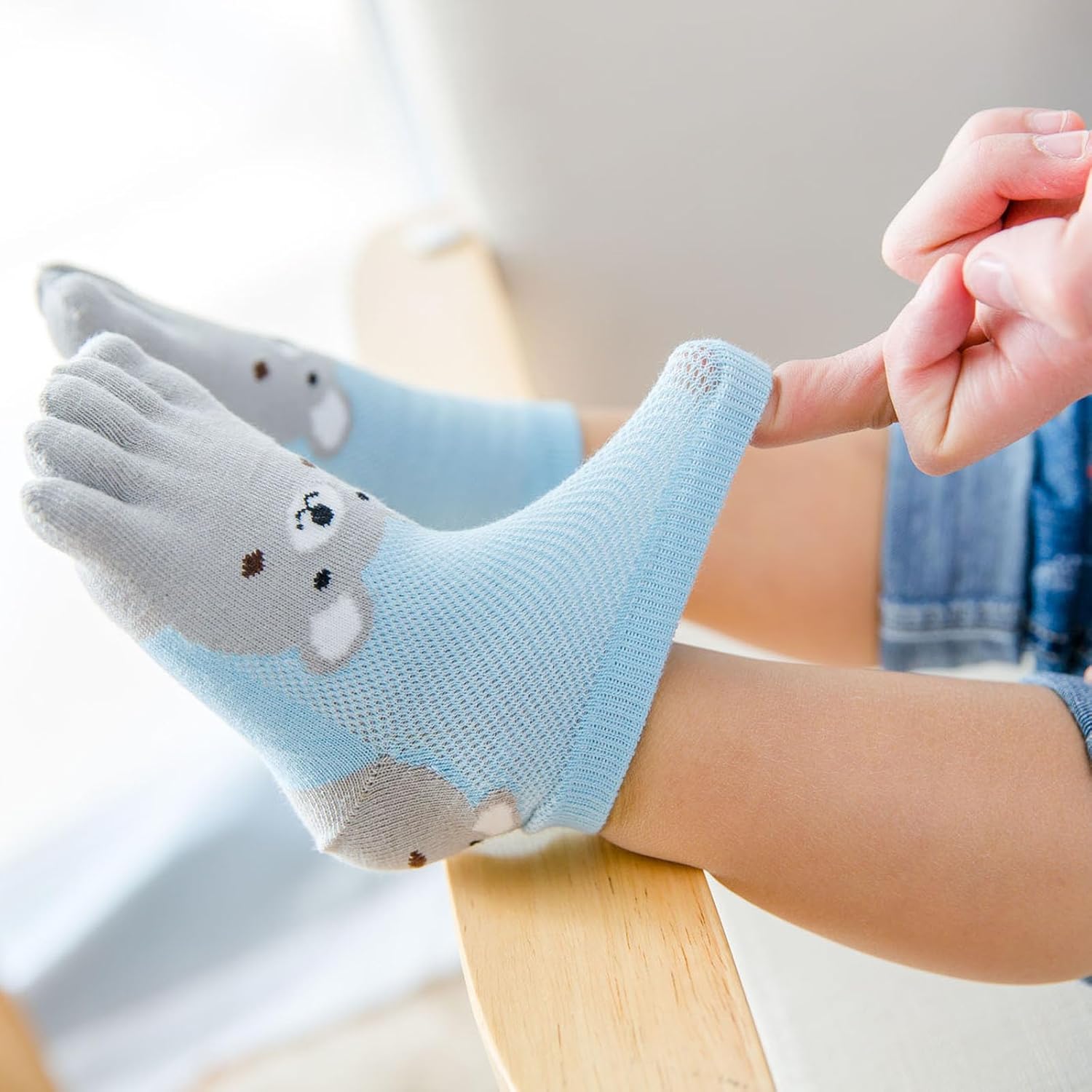 Pursuestar 2 Pairs Five Finger Toe Socks Running Breathable Mesh Seperated Bear Socks for Kids Girls Boys 3-12 Years