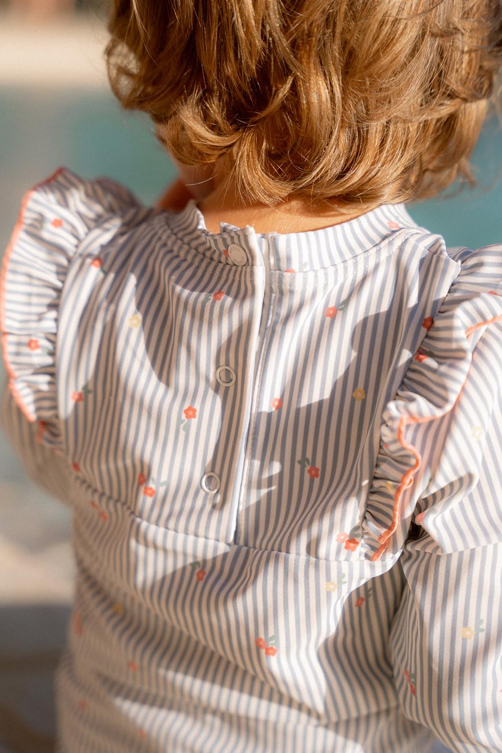 Little Dutch CL25038322 Schwimmshirt mit Rüschen Langarm - Sunny Flowers blau (Gr. 74/80)
